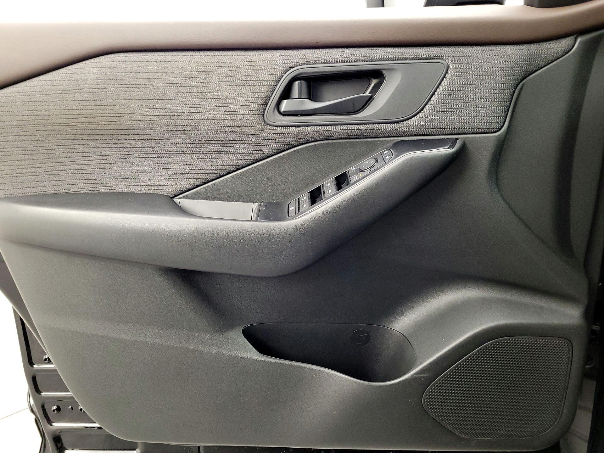 Thumbnail: 2023 Nissan Rogue - 12