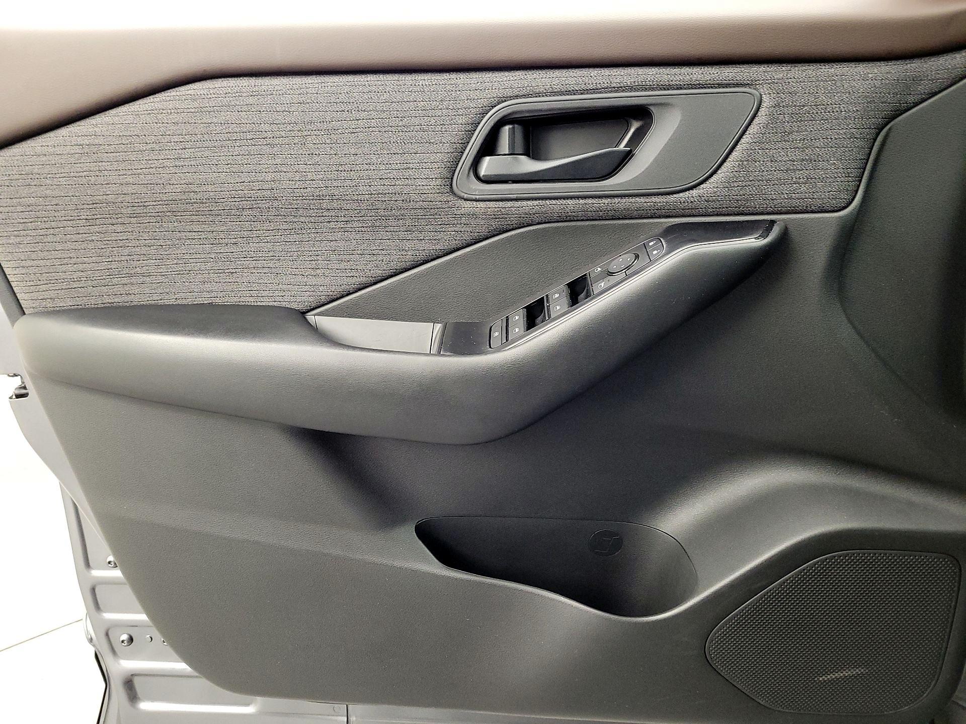 Thumbnail: 2023 Nissan Rogue - 12