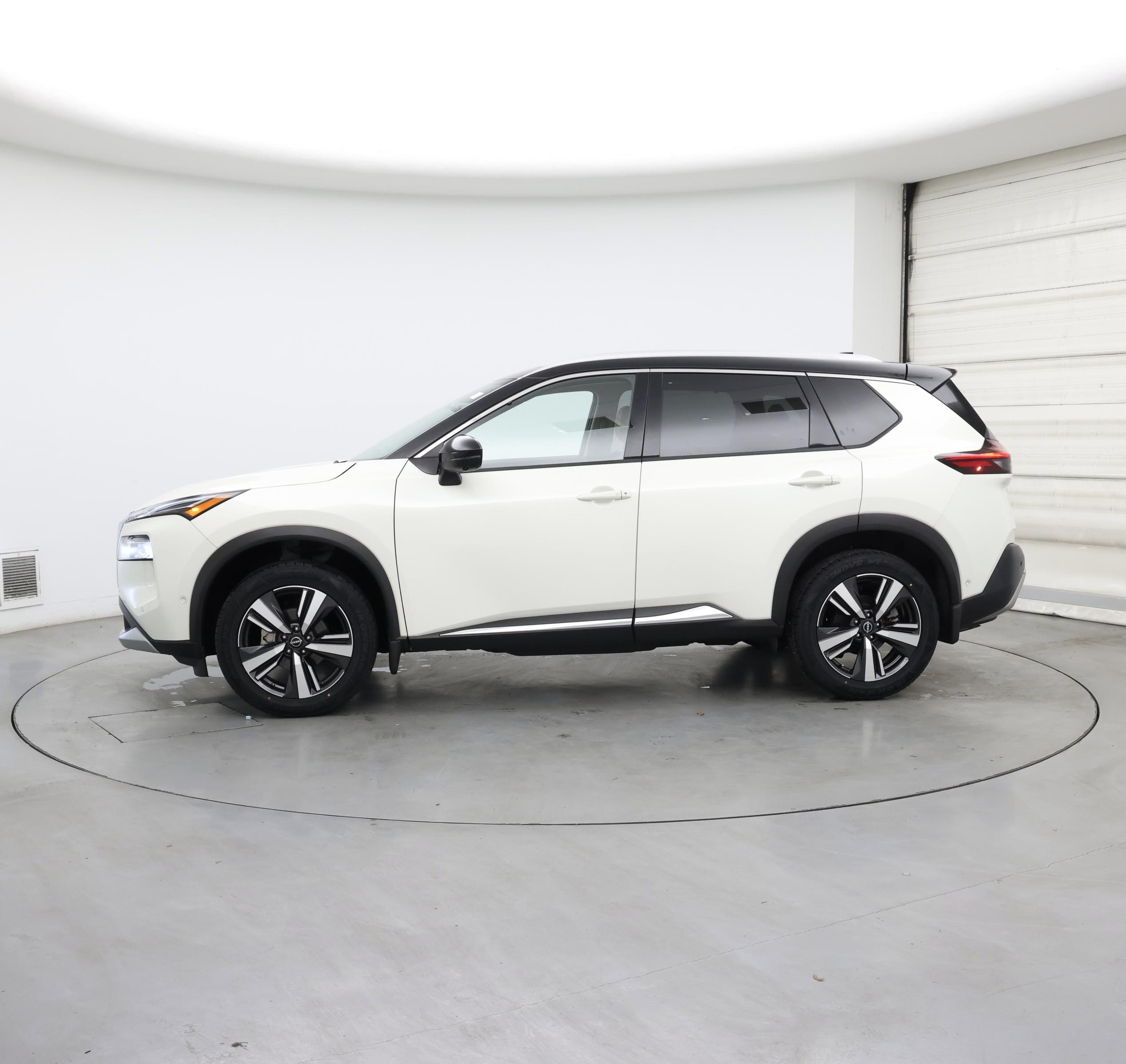 Thumbnail: 2023 Nissan Rogue - 3