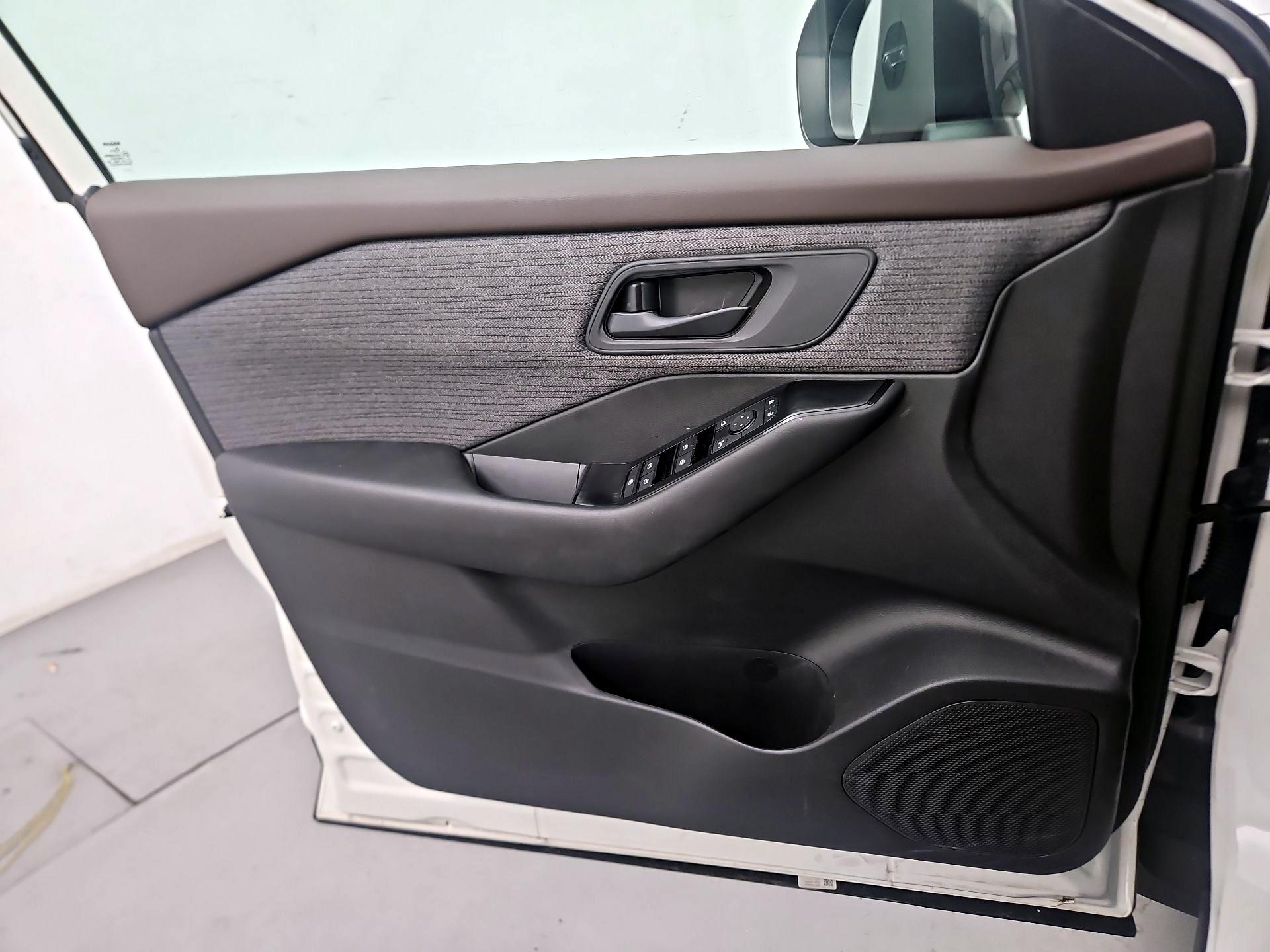 Thumbnail: 2023 Nissan Rogue - 12