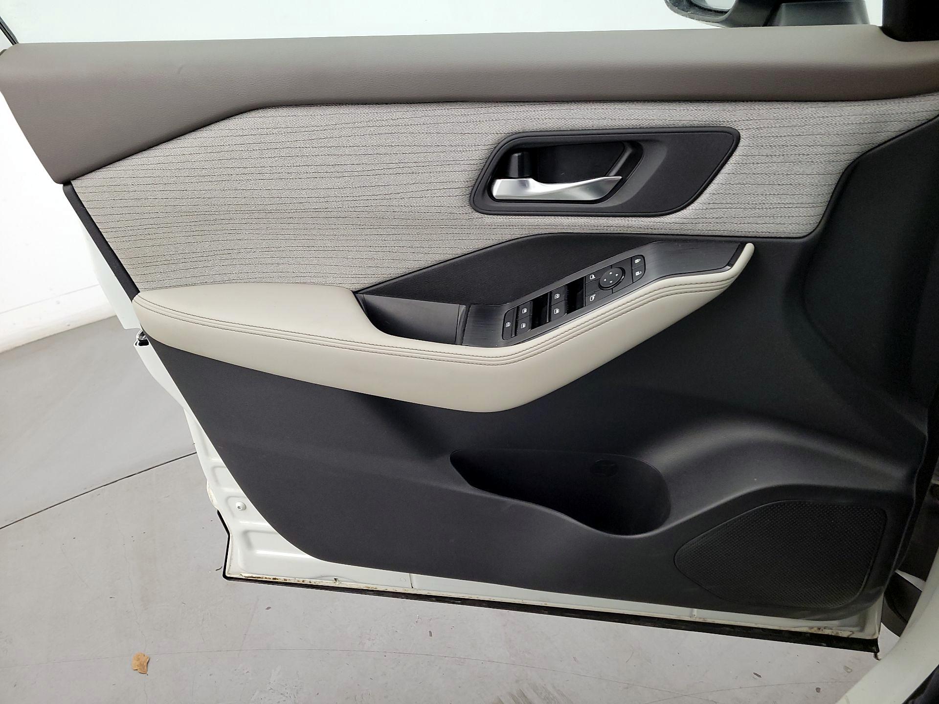 Thumbnail: 2023 Nissan Rogue - 12