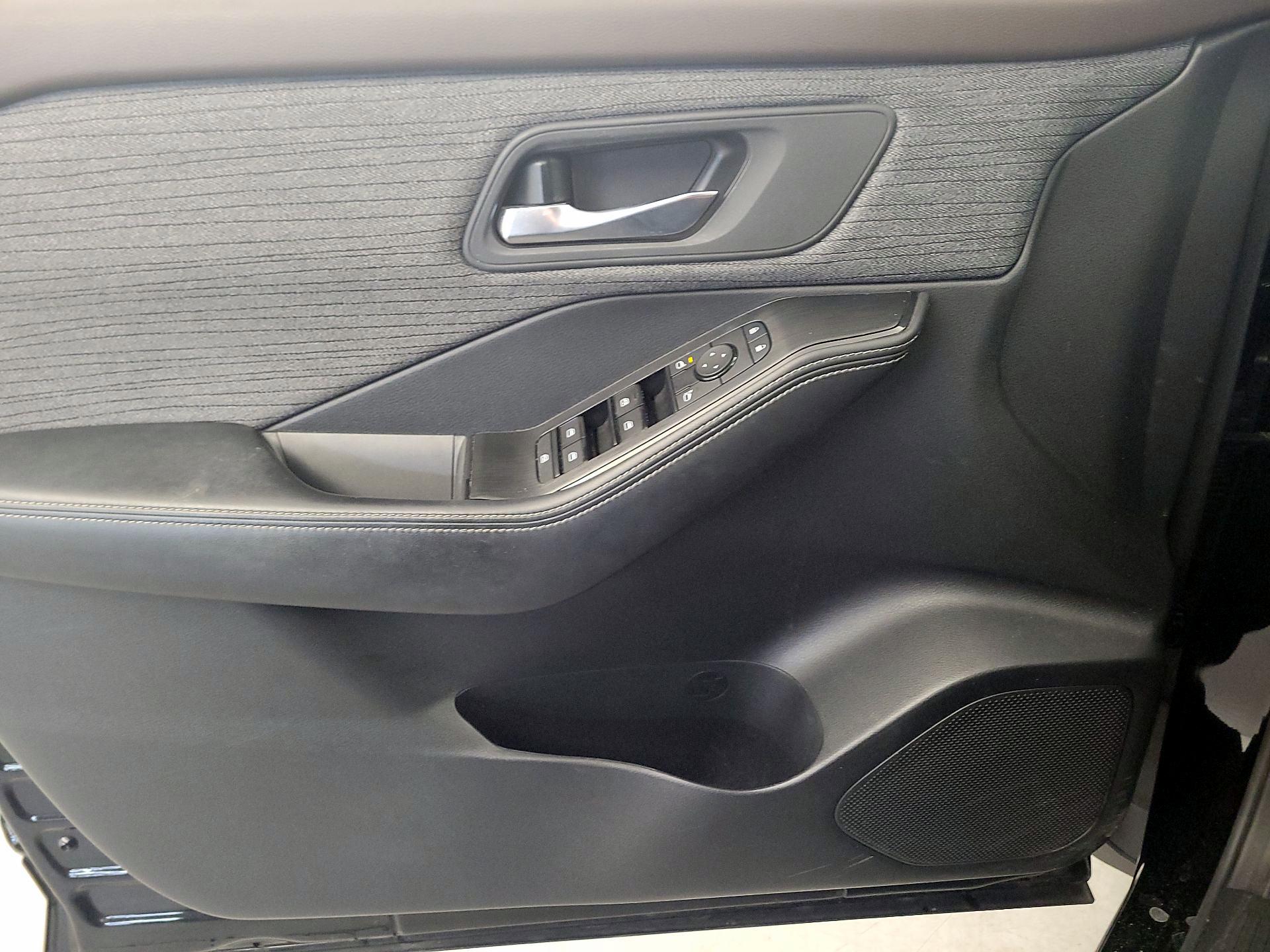 Thumbnail: 2023 Nissan Rogue - 12