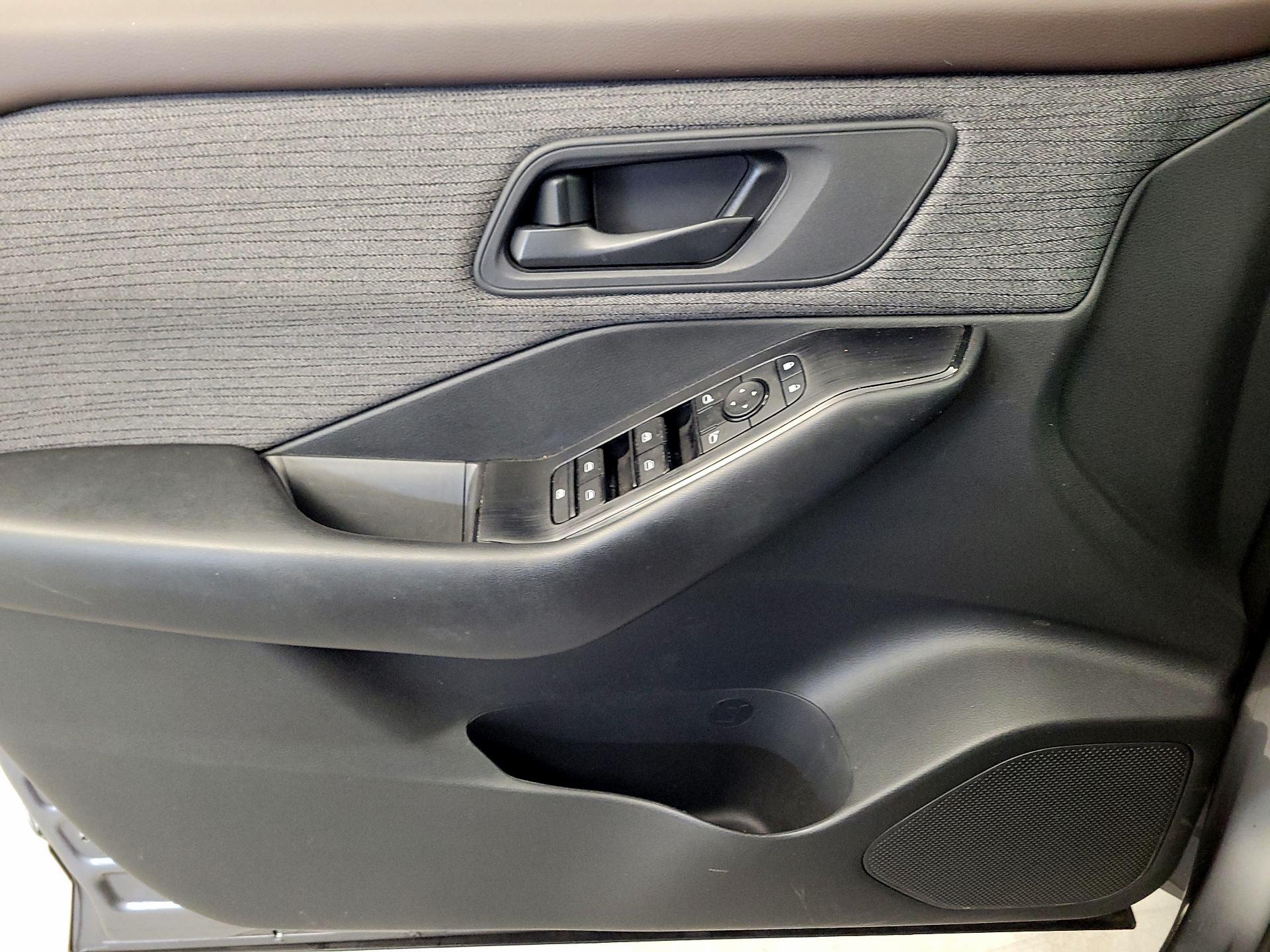 Thumbnail: 2023 Nissan Rogue - 12