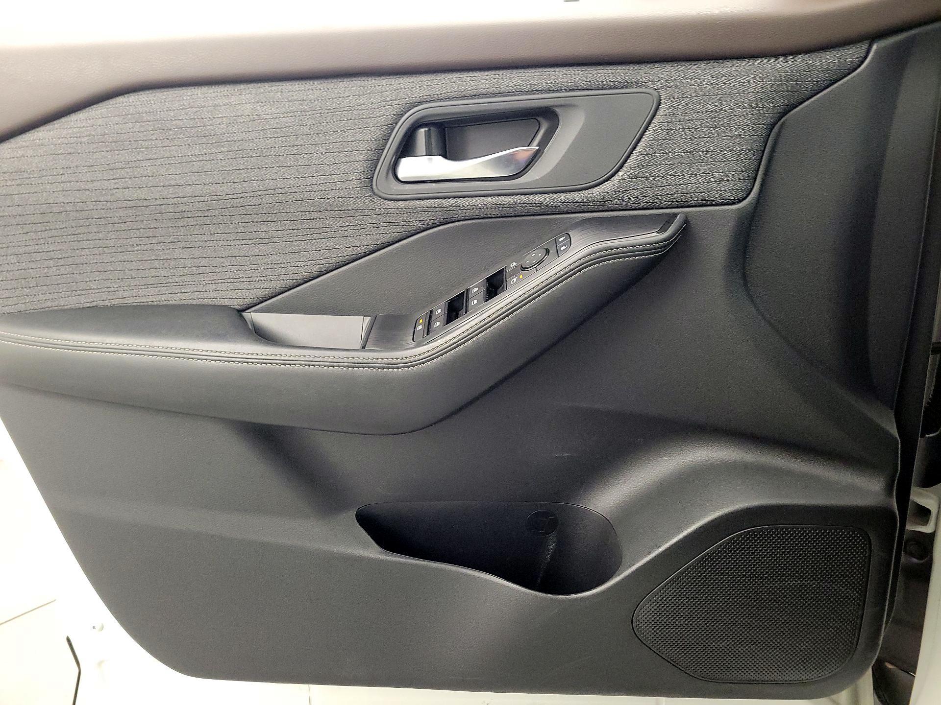 Thumbnail: 2023 Nissan Rogue - 12