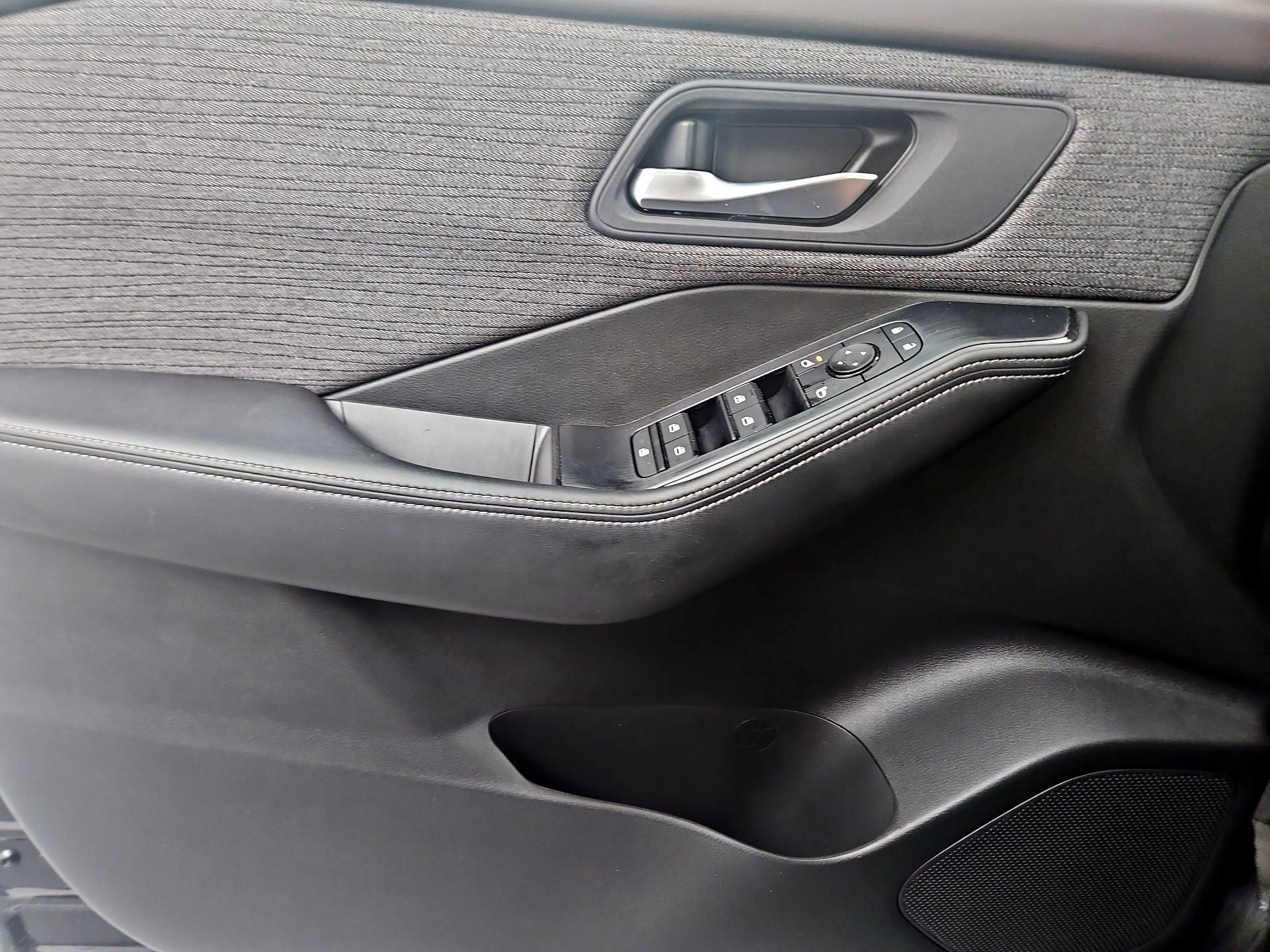 Thumbnail: 2023 Nissan Rogue - 12