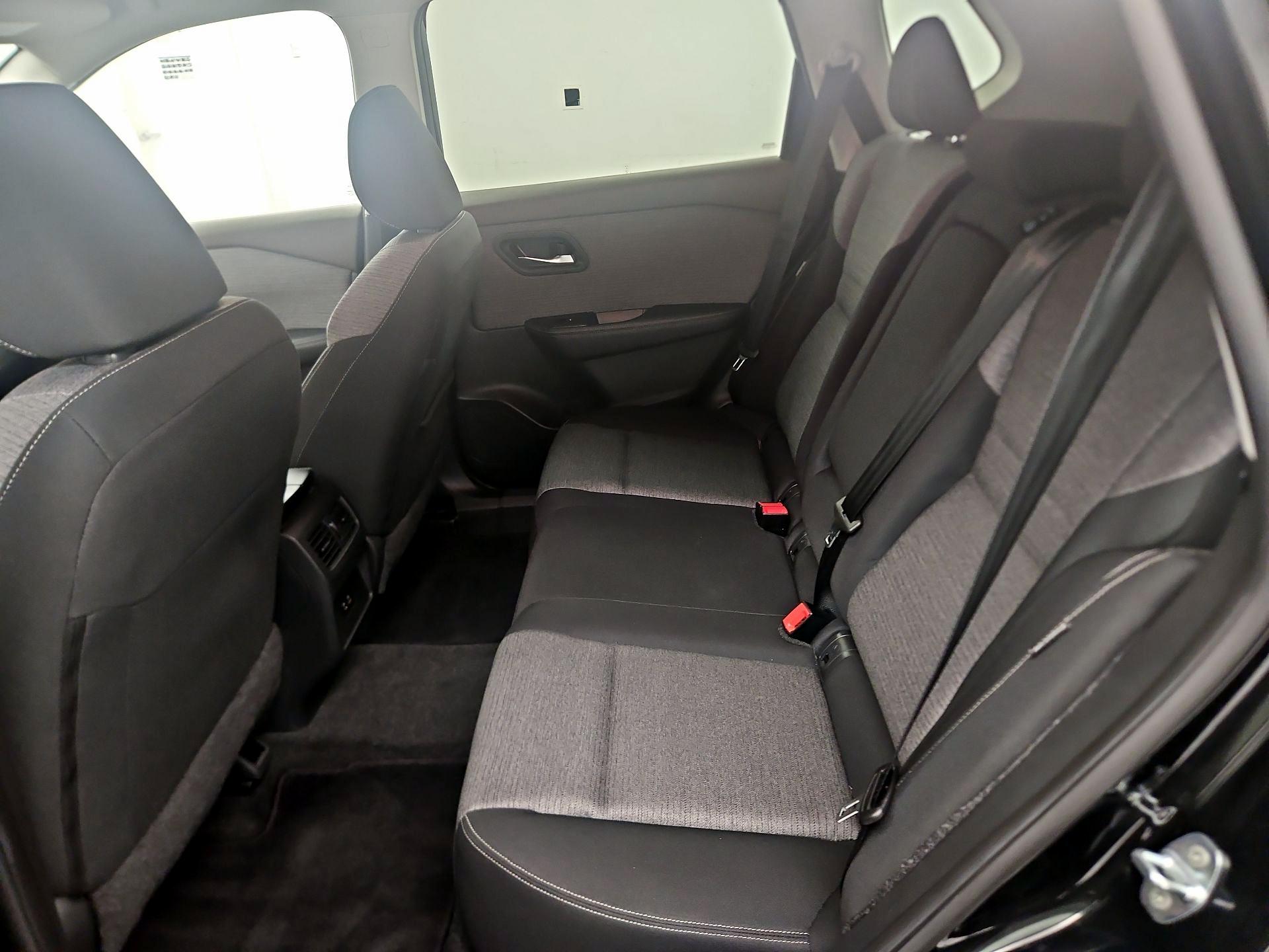 Thumbnail: 2023 Nissan Rogue - 18