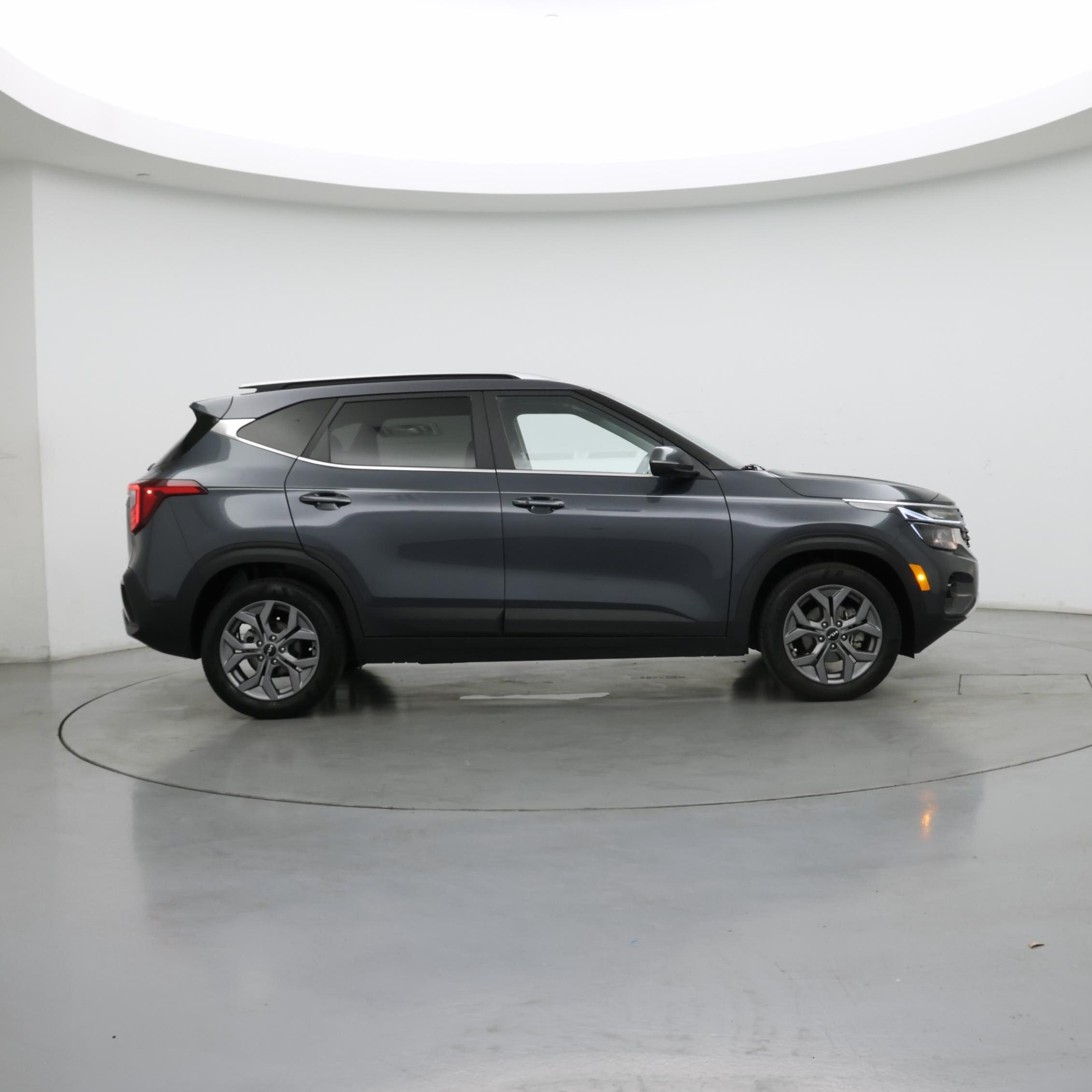 Thumbnail: 2024 Kia Seltos - 7