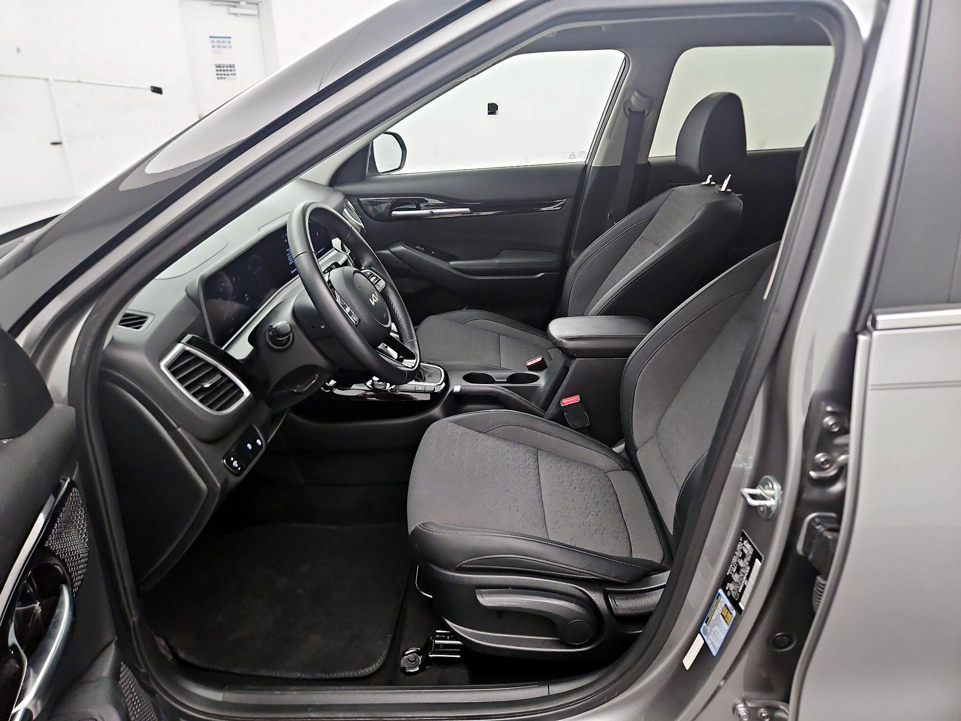 Thumbnail: 2024 Kia Seltos - 11