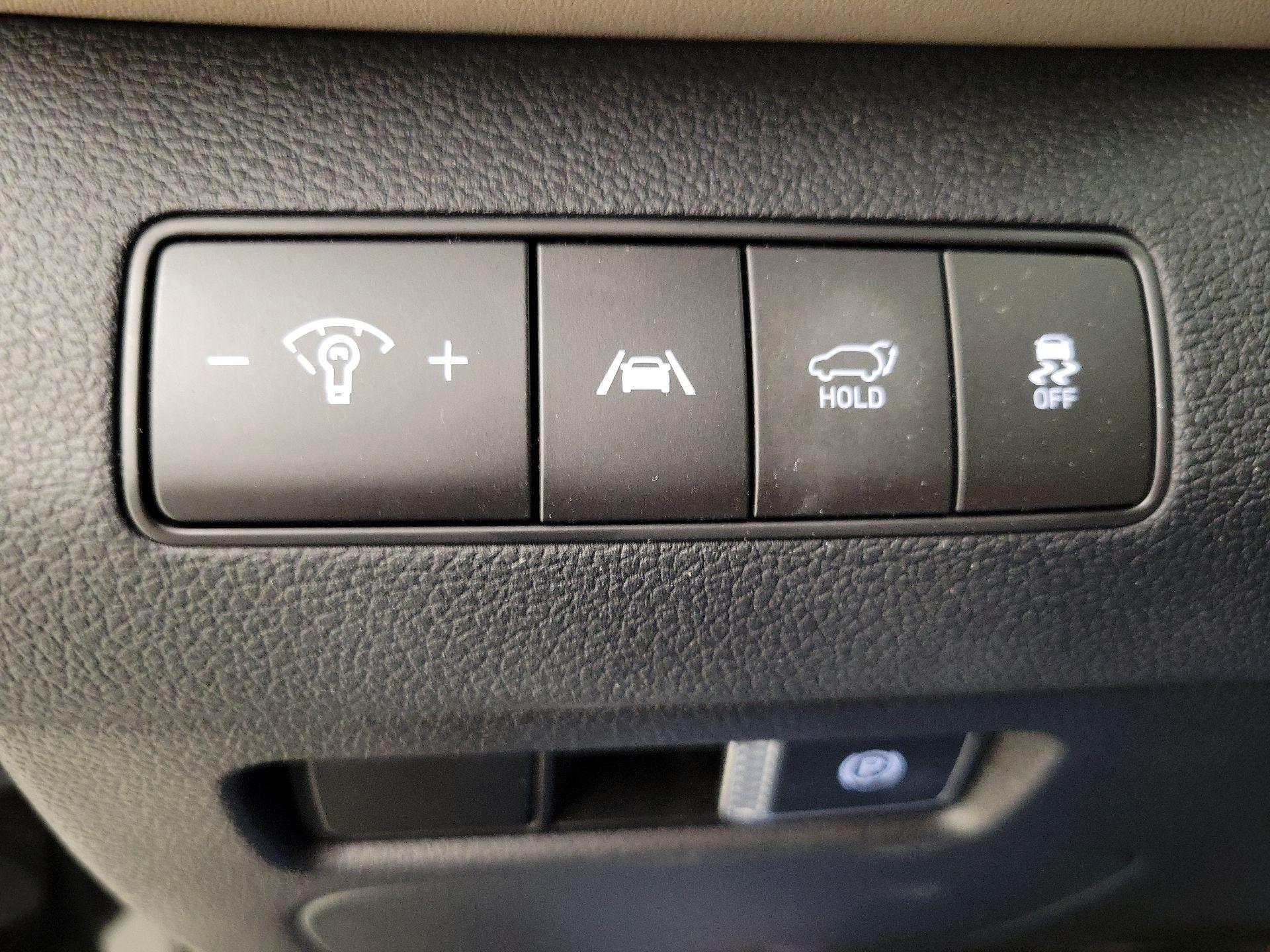 Thumbnail: 2023 Hyundai Santa Fe - 13