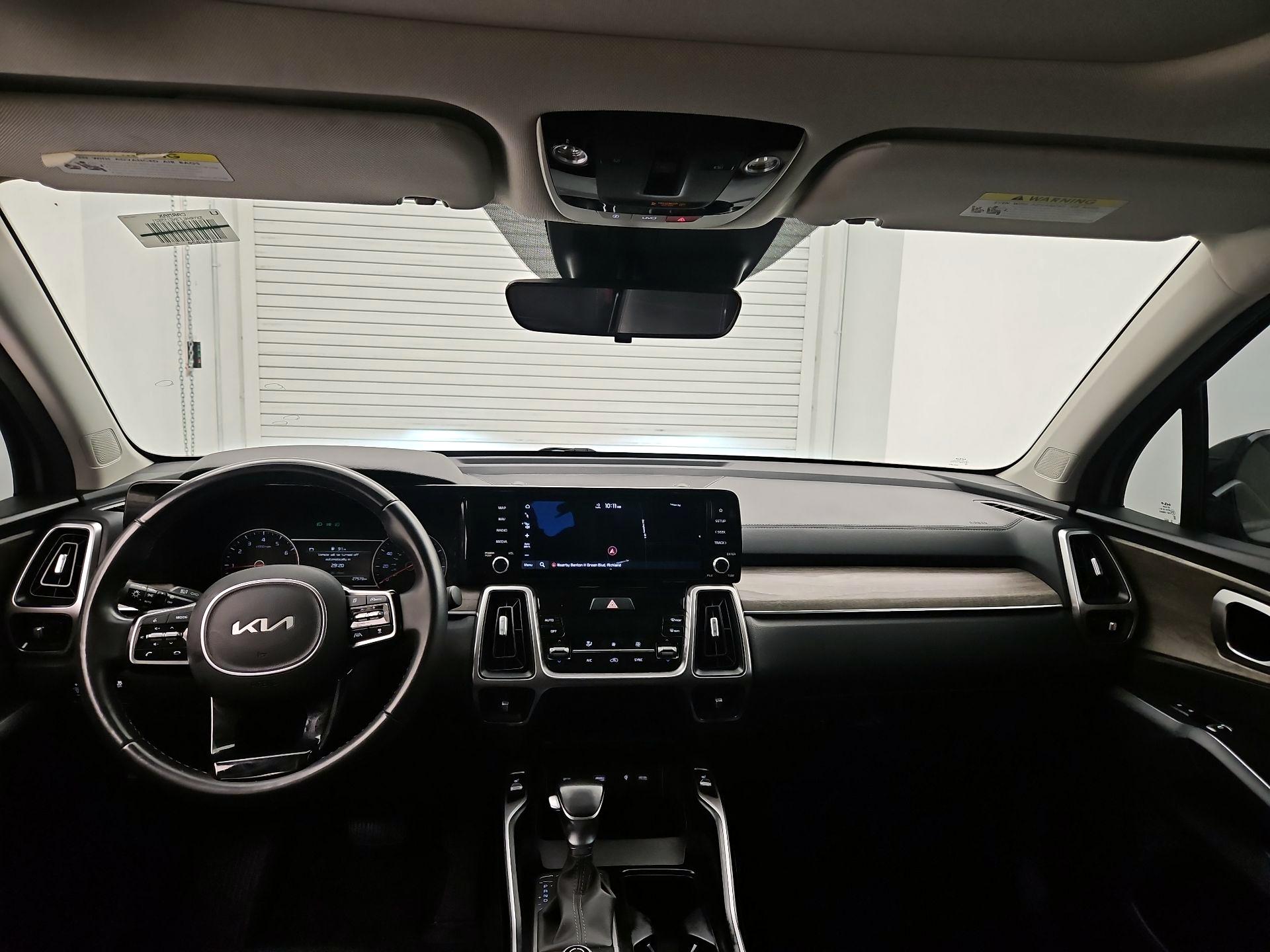 Thumbnail: 2022 Kia Sorento - 9