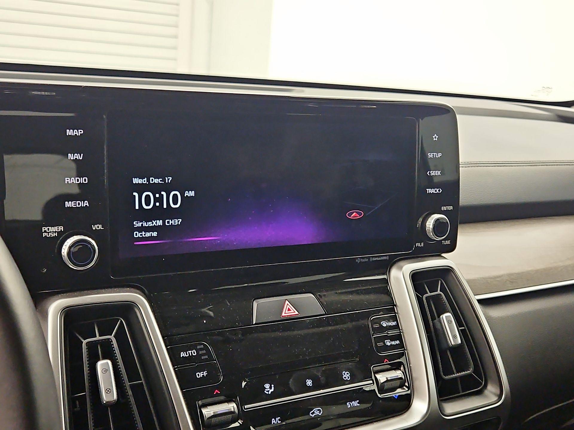 Thumbnail: 2022 Kia Sorento - 16