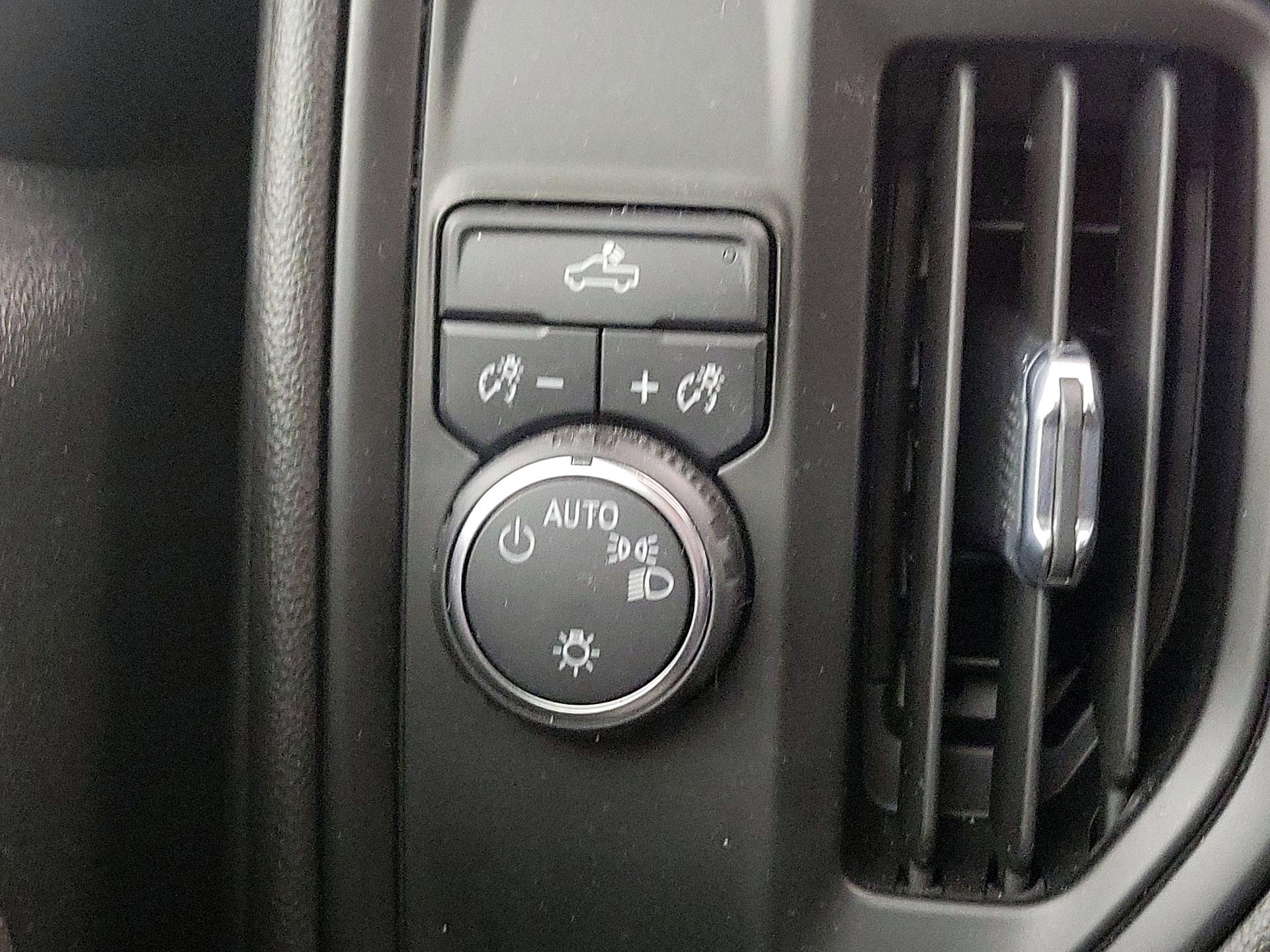 Thumbnail: 2022 Chevrolet Silverado 1500 - 13