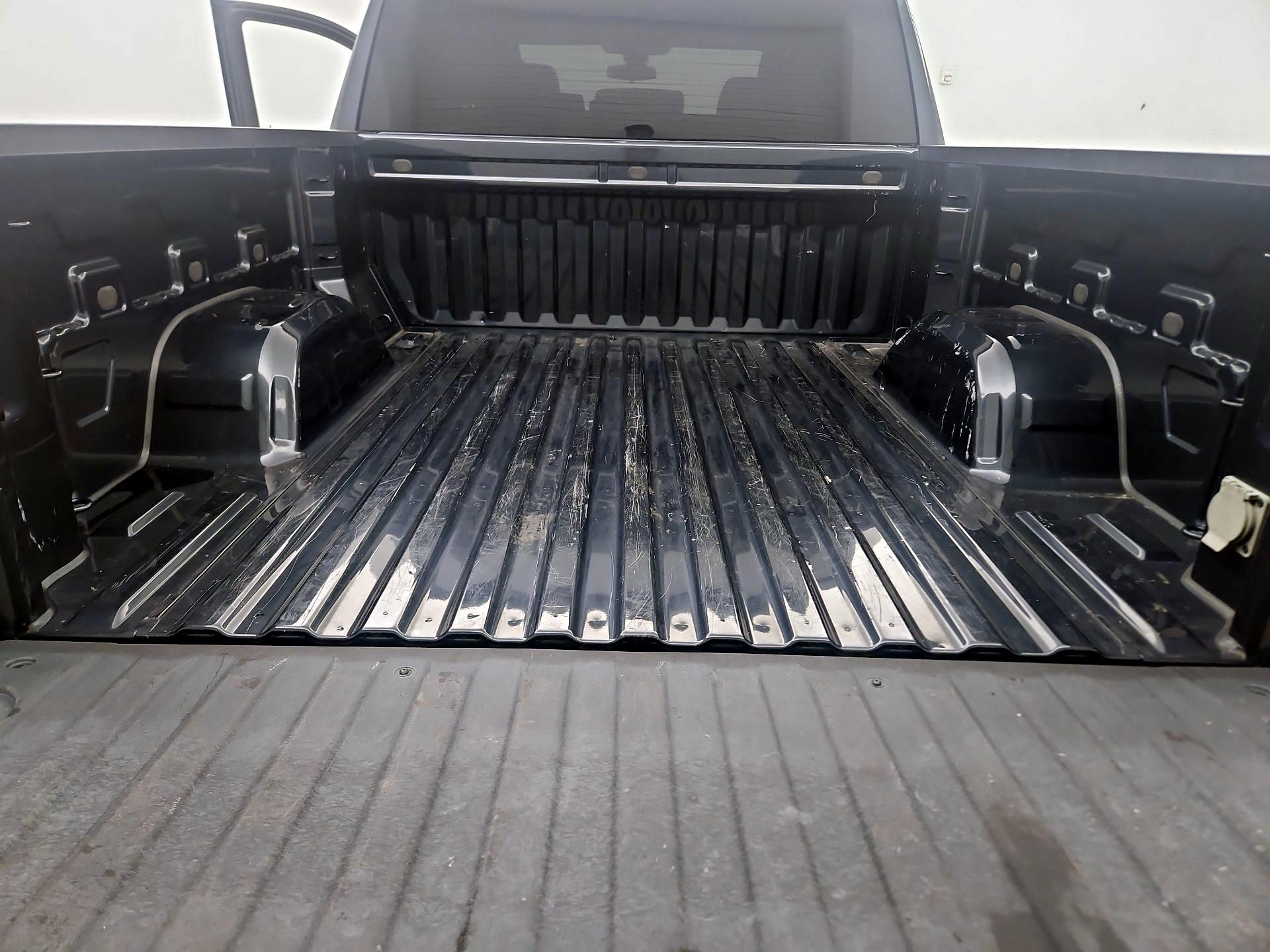 Thumbnail: 2021 Chevrolet Silverado 1500 - 19