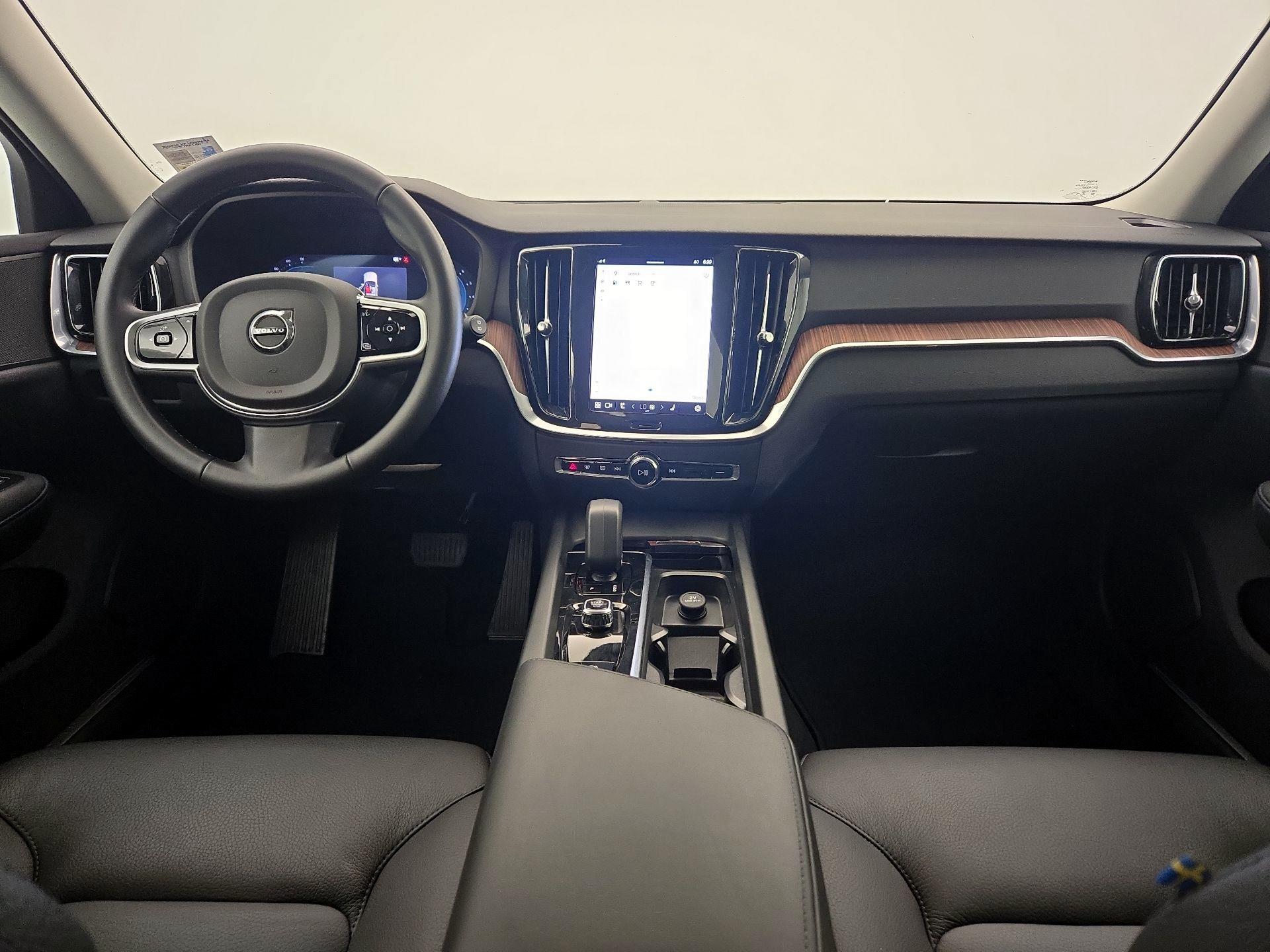 Thumbnail: 2025 Volvo S60 - 9