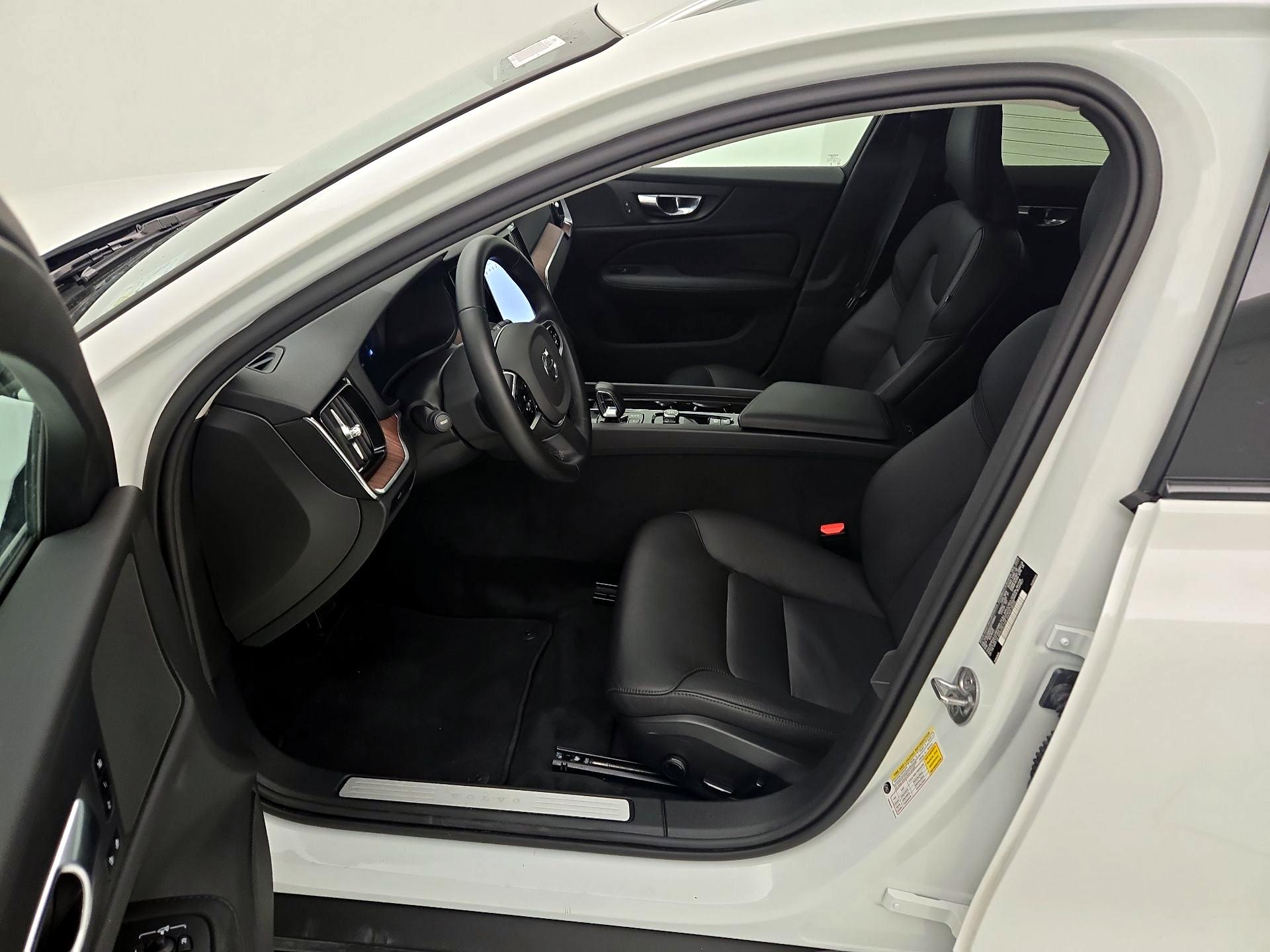 Thumbnail: 2025 Volvo S60 - 11