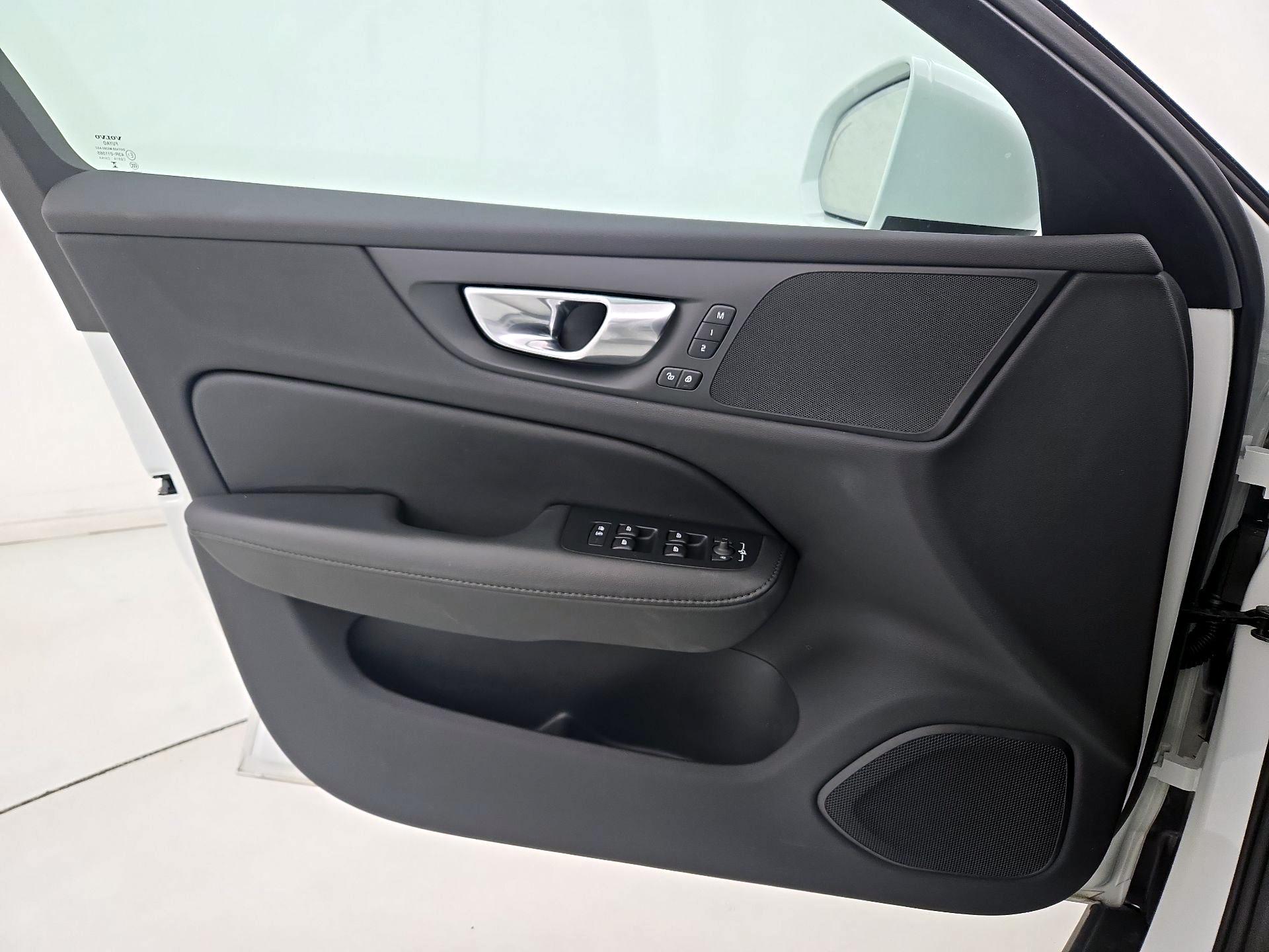 Thumbnail: 2025 Volvo S60 - 12