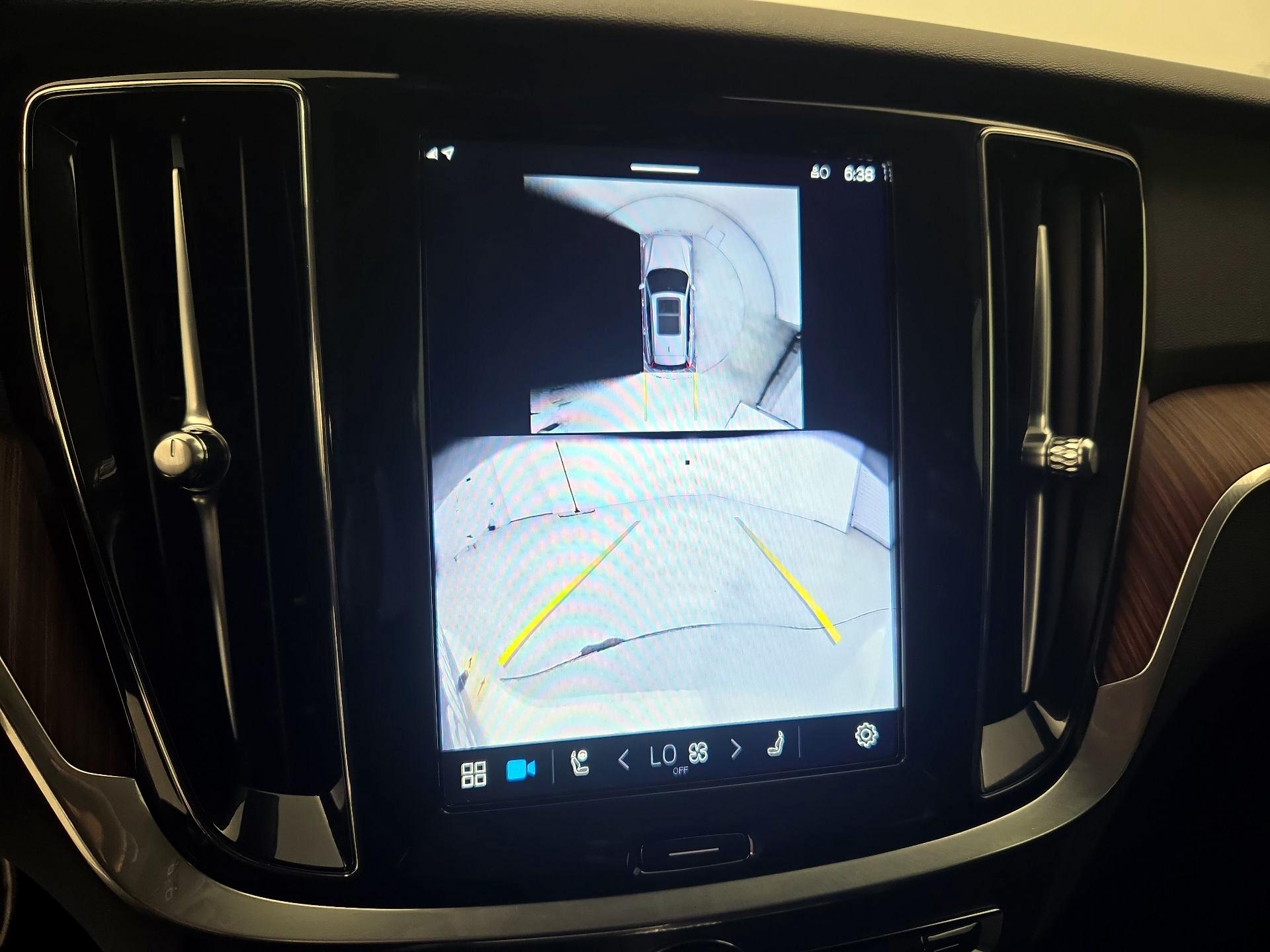 Thumbnail: 2025 Volvo S60 - 15