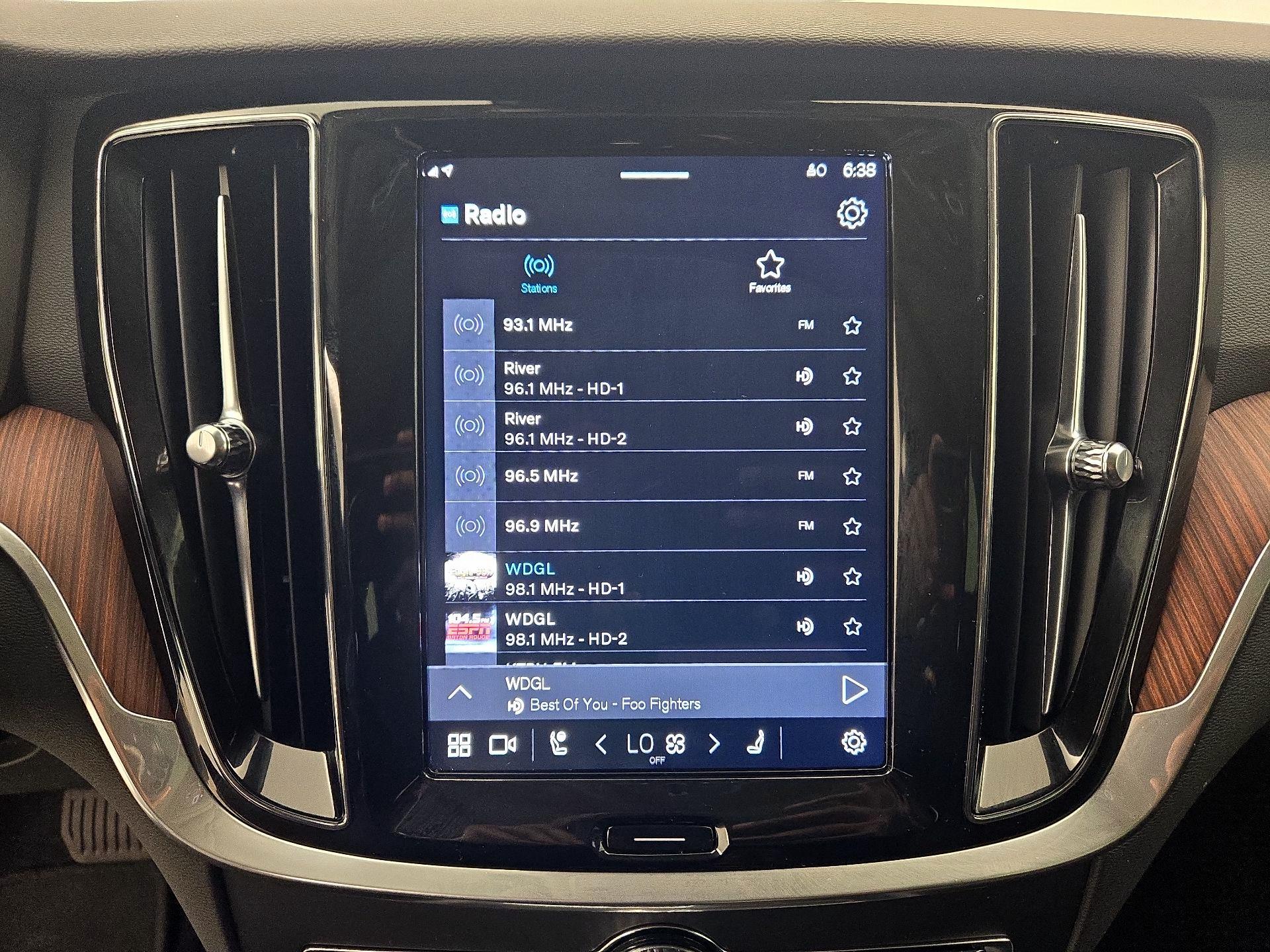 Thumbnail: 2025 Volvo S60 - 16