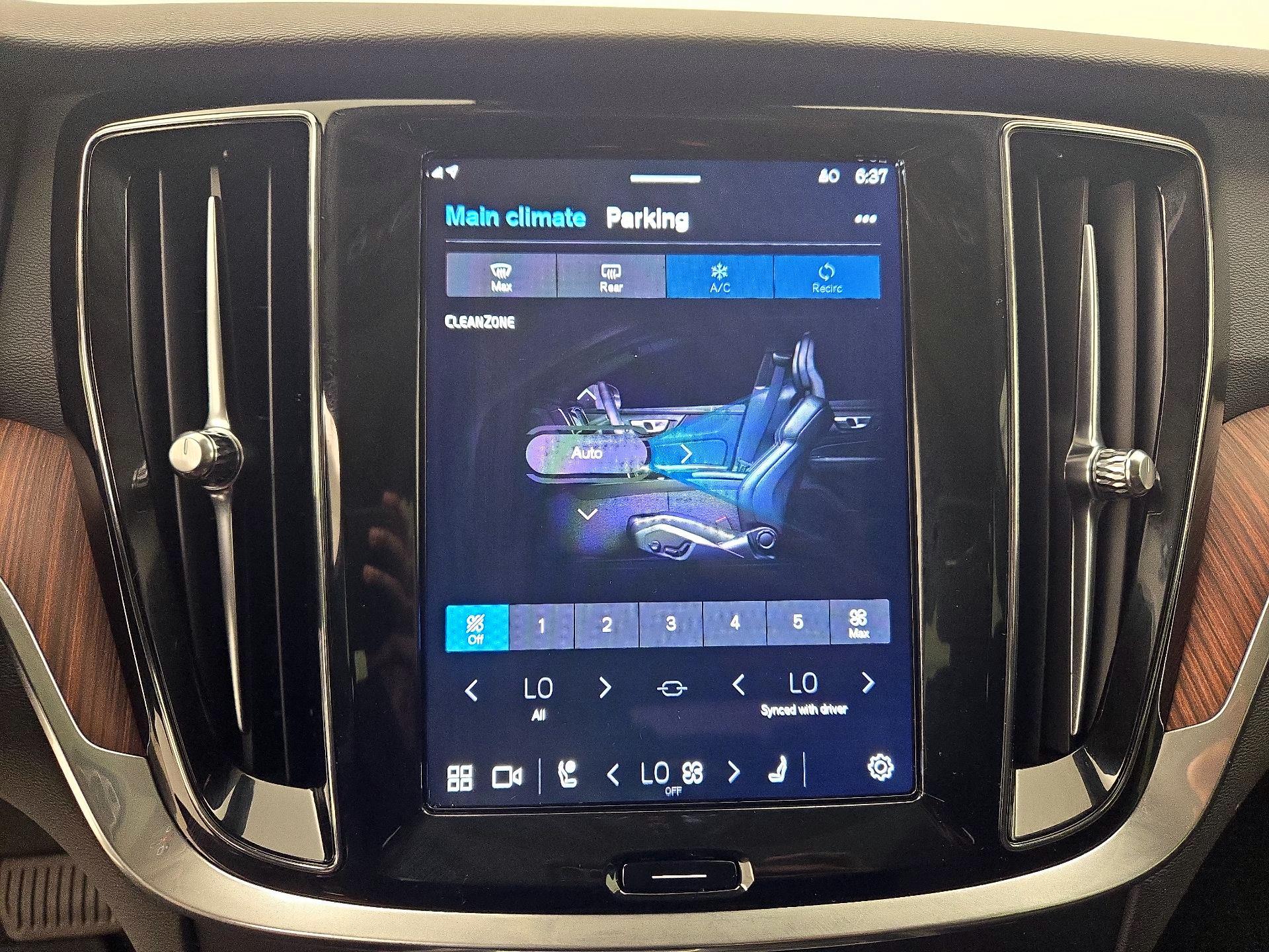 Thumbnail: 2025 Volvo S60 - 17