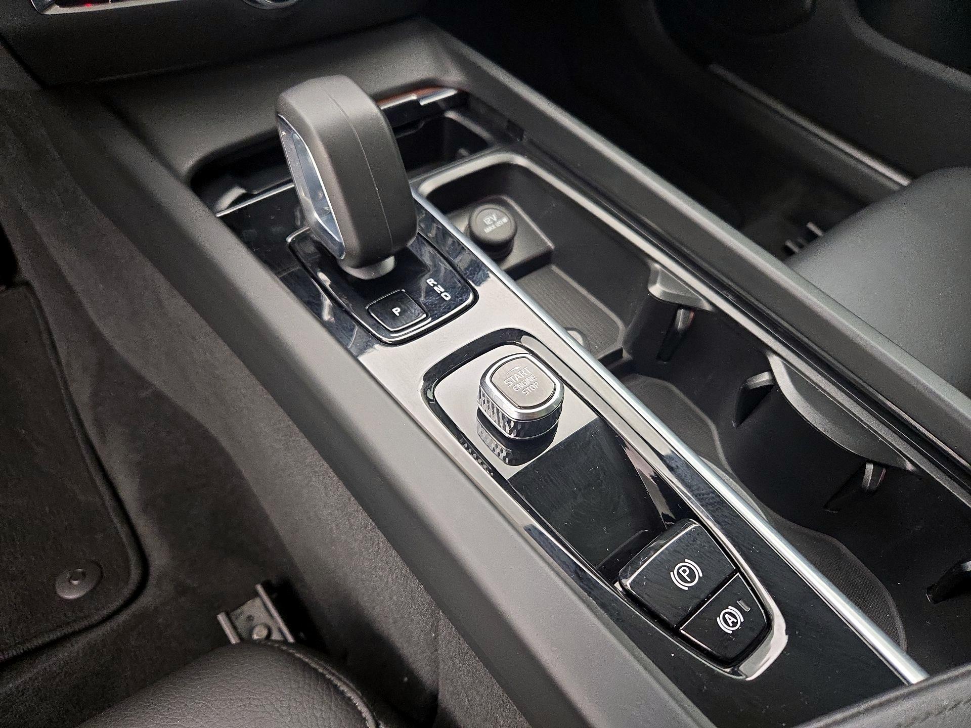 Thumbnail: 2025 Volvo S60 - 18