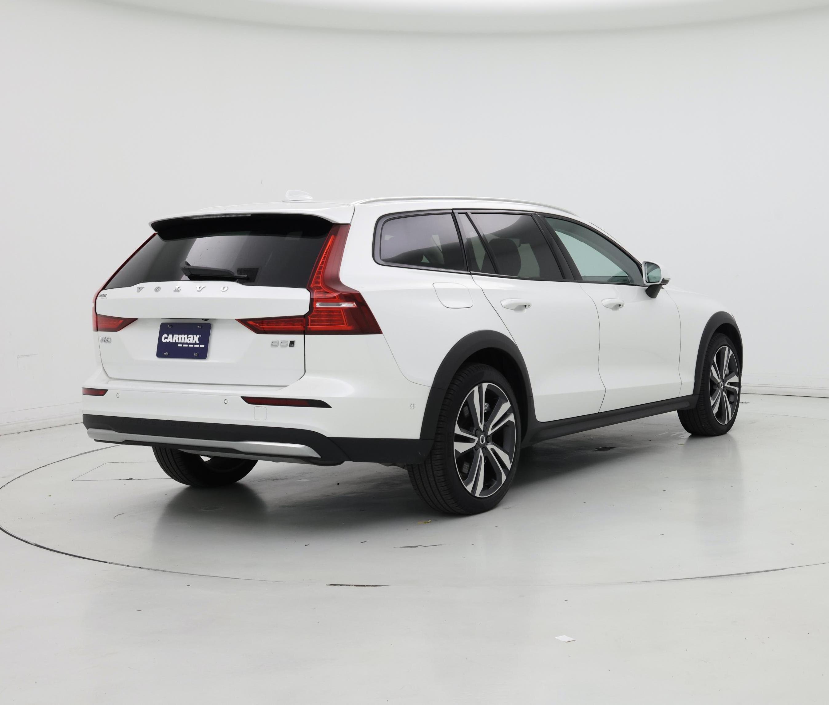 Thumbnail: 2025 Volvo S60 - 8