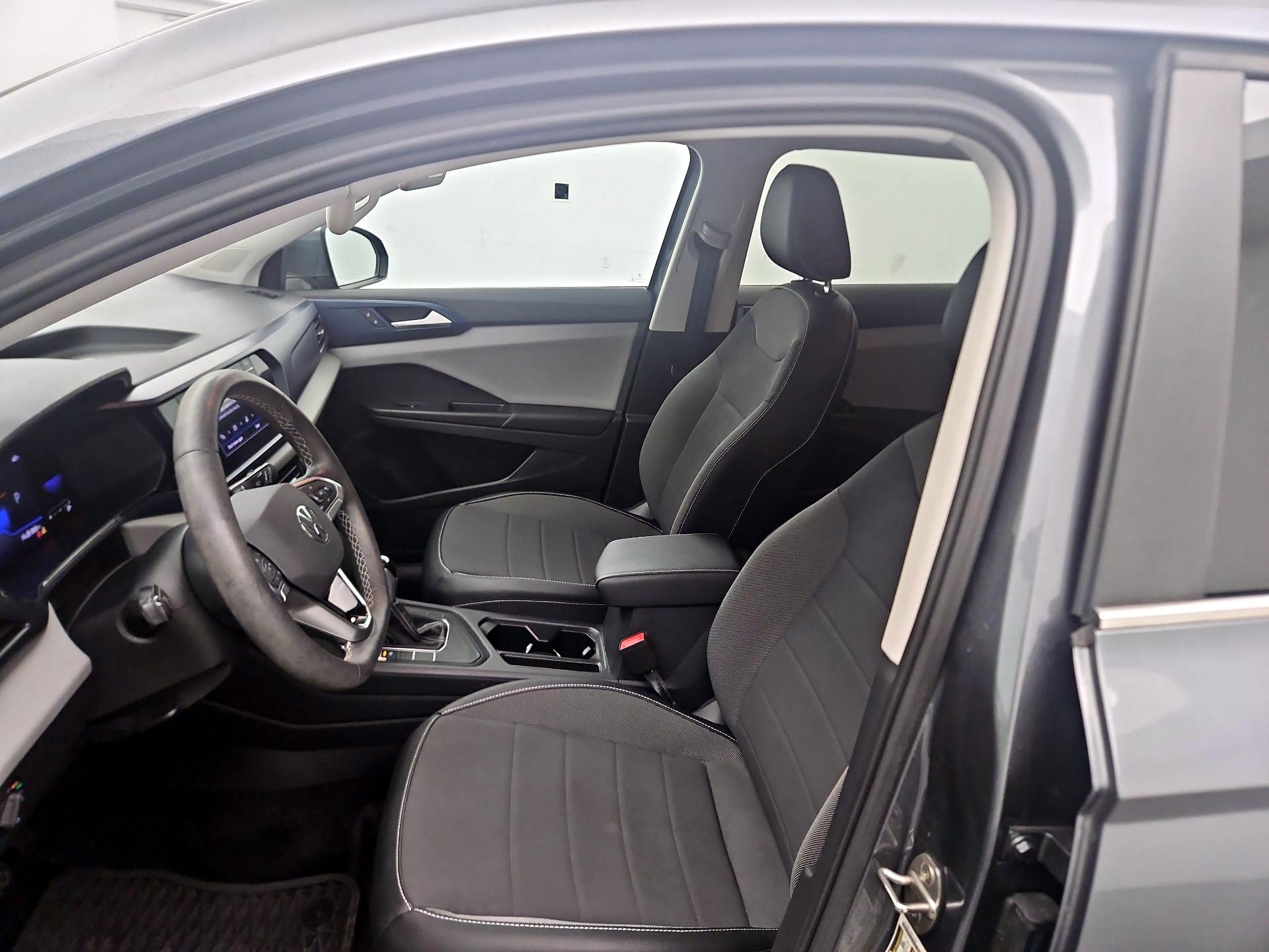 Thumbnail: 2022 Volkswagen Taos - 11