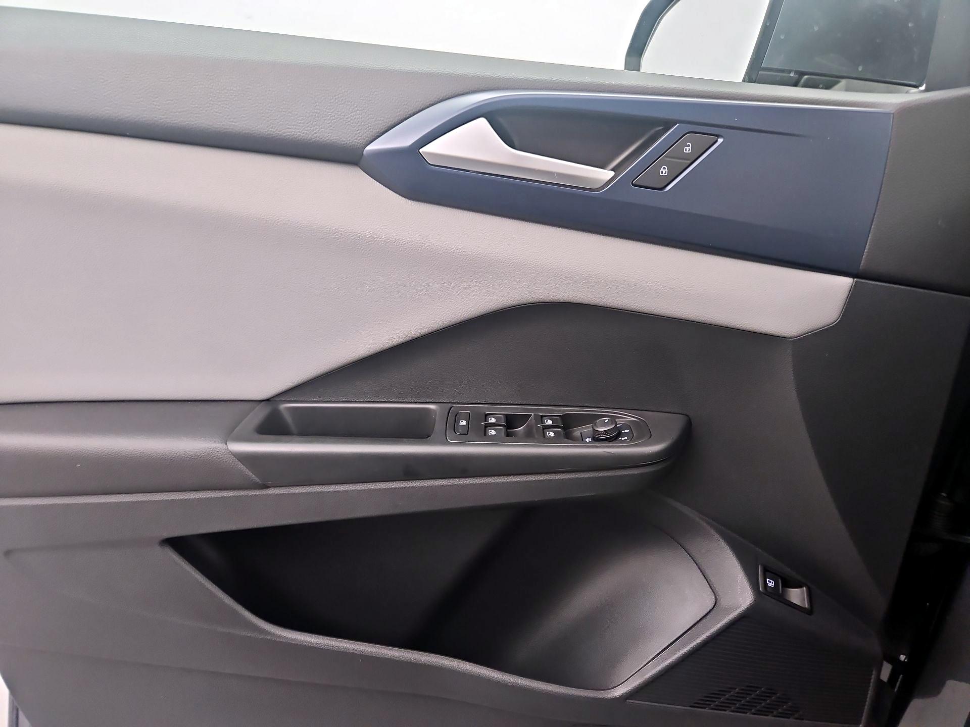 Thumbnail: 2022 Volkswagen Taos - 12