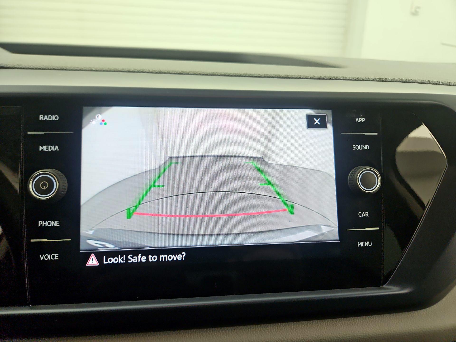 Thumbnail: 2022 Volkswagen Taos - 14