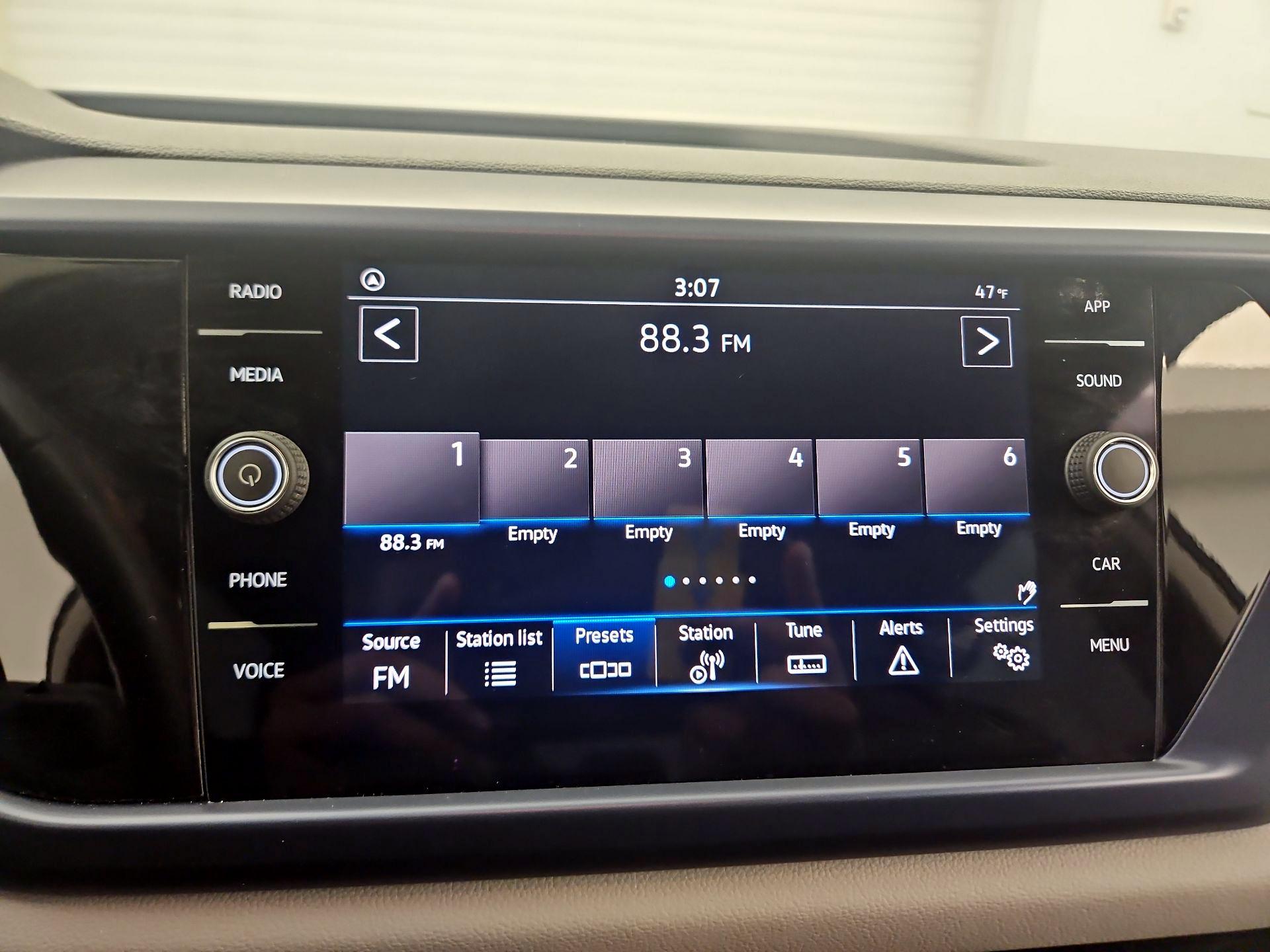 Thumbnail: 2022 Volkswagen Taos - 15