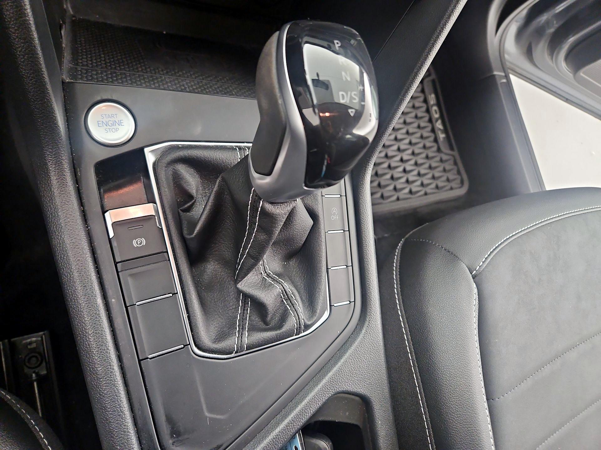 Thumbnail: 2022 Volkswagen Taos - 17