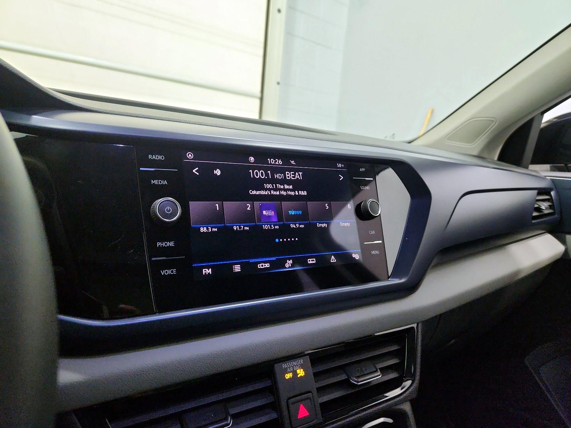 Thumbnail: 2023 Volkswagen Taos - 15