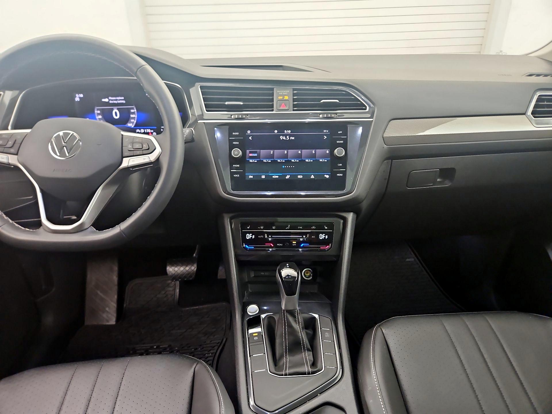 Thumbnail: 2022 Volkswagen Tiguan - 9