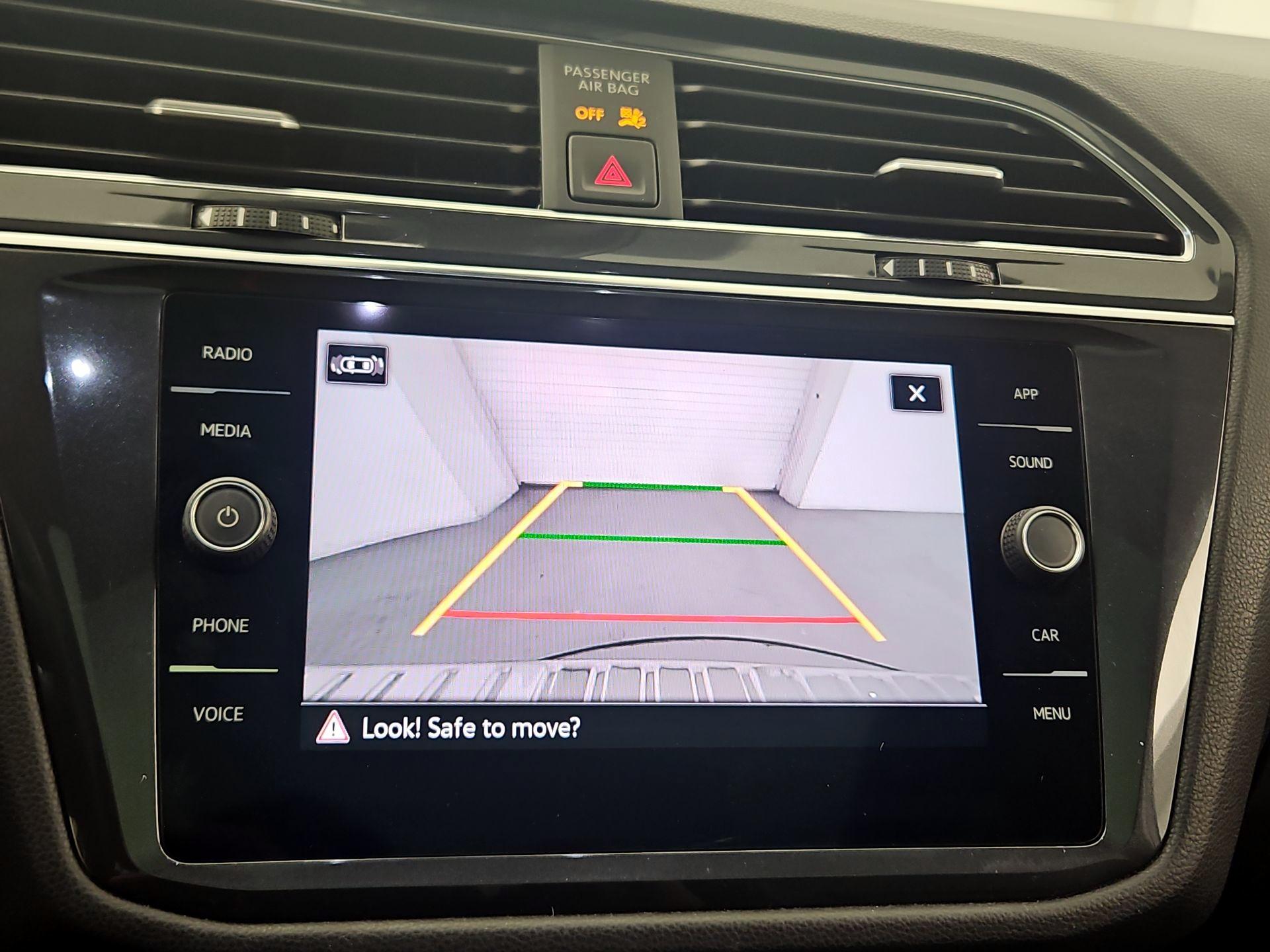 Thumbnail: 2022 Volkswagen Tiguan - 14