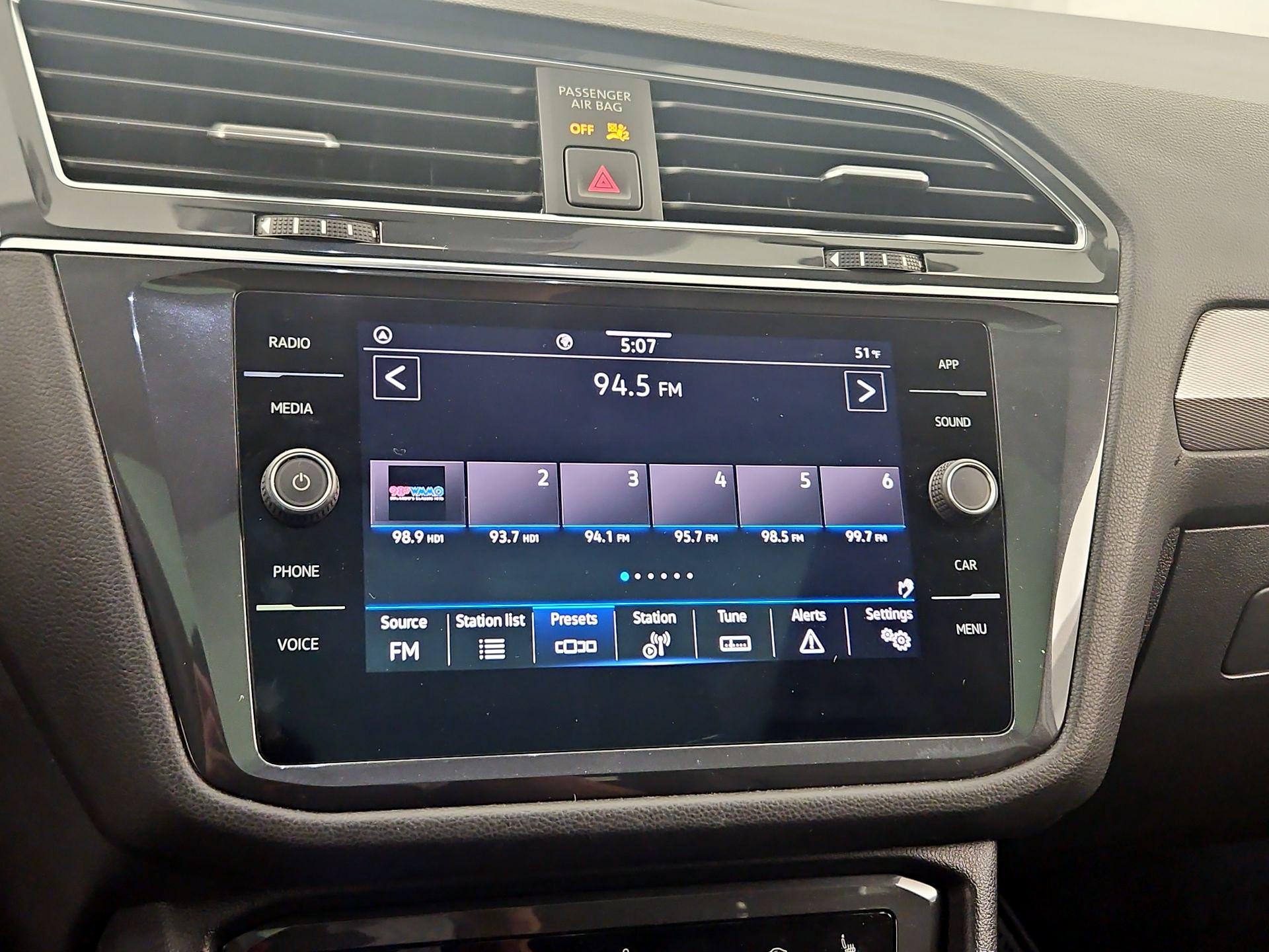 Thumbnail: 2022 Volkswagen Tiguan - 15