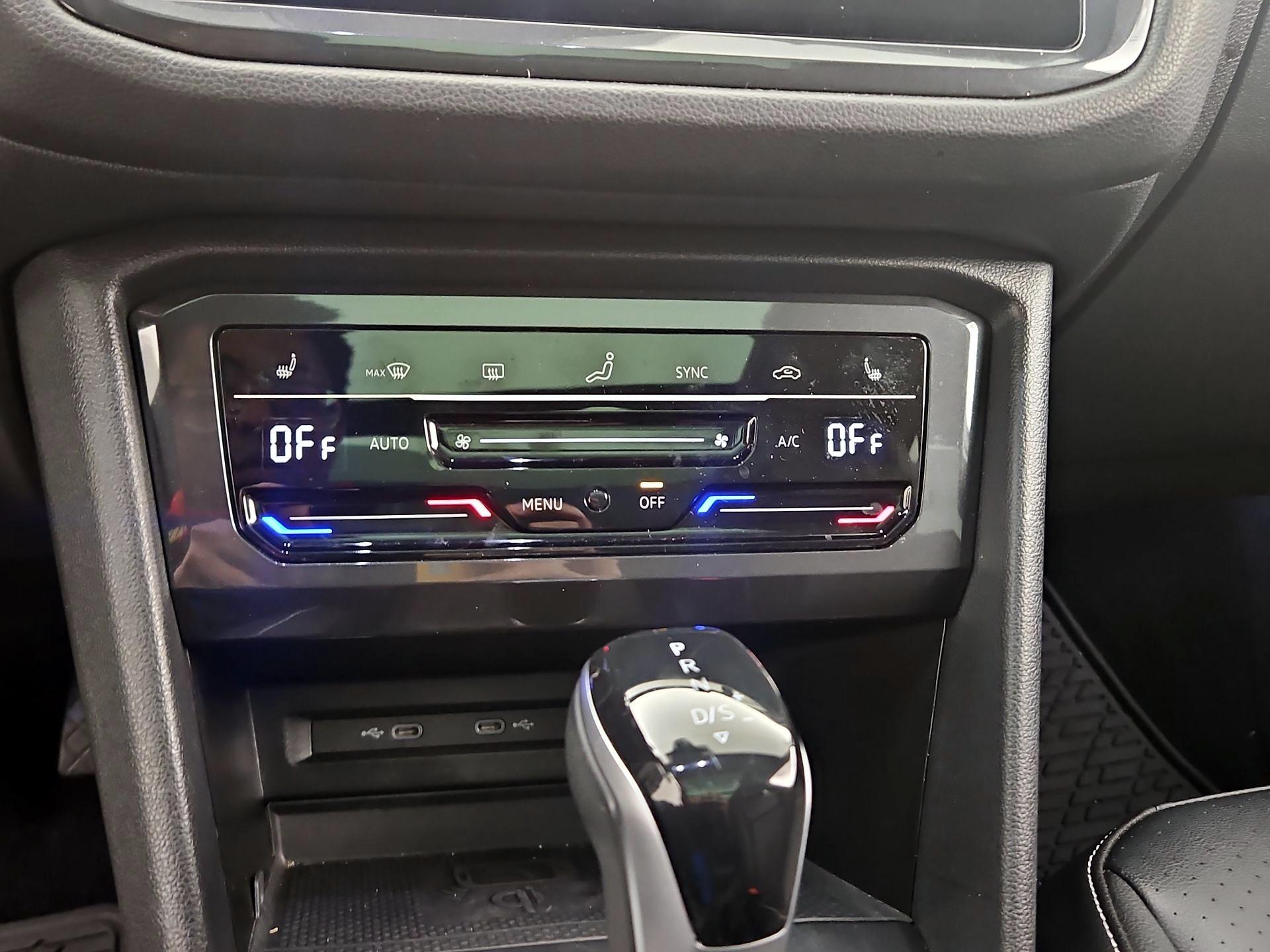 Thumbnail: 2022 Volkswagen Tiguan - 16