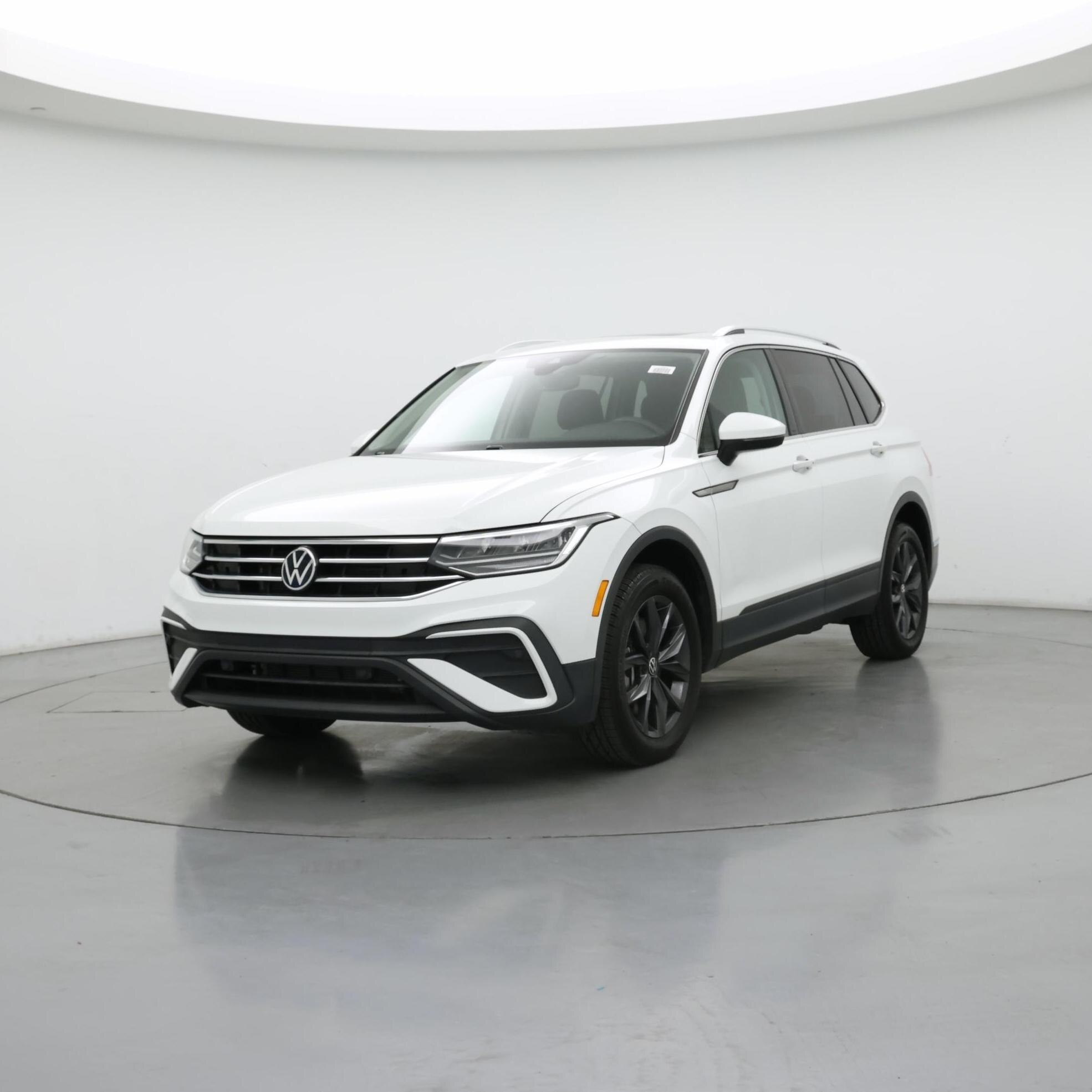 Thumbnail: 2022 Volkswagen Tiguan - 4