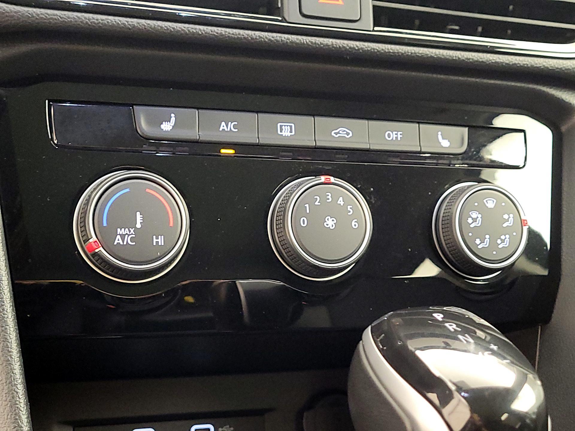 Thumbnail: 2023 Volkswagen Taos - 16