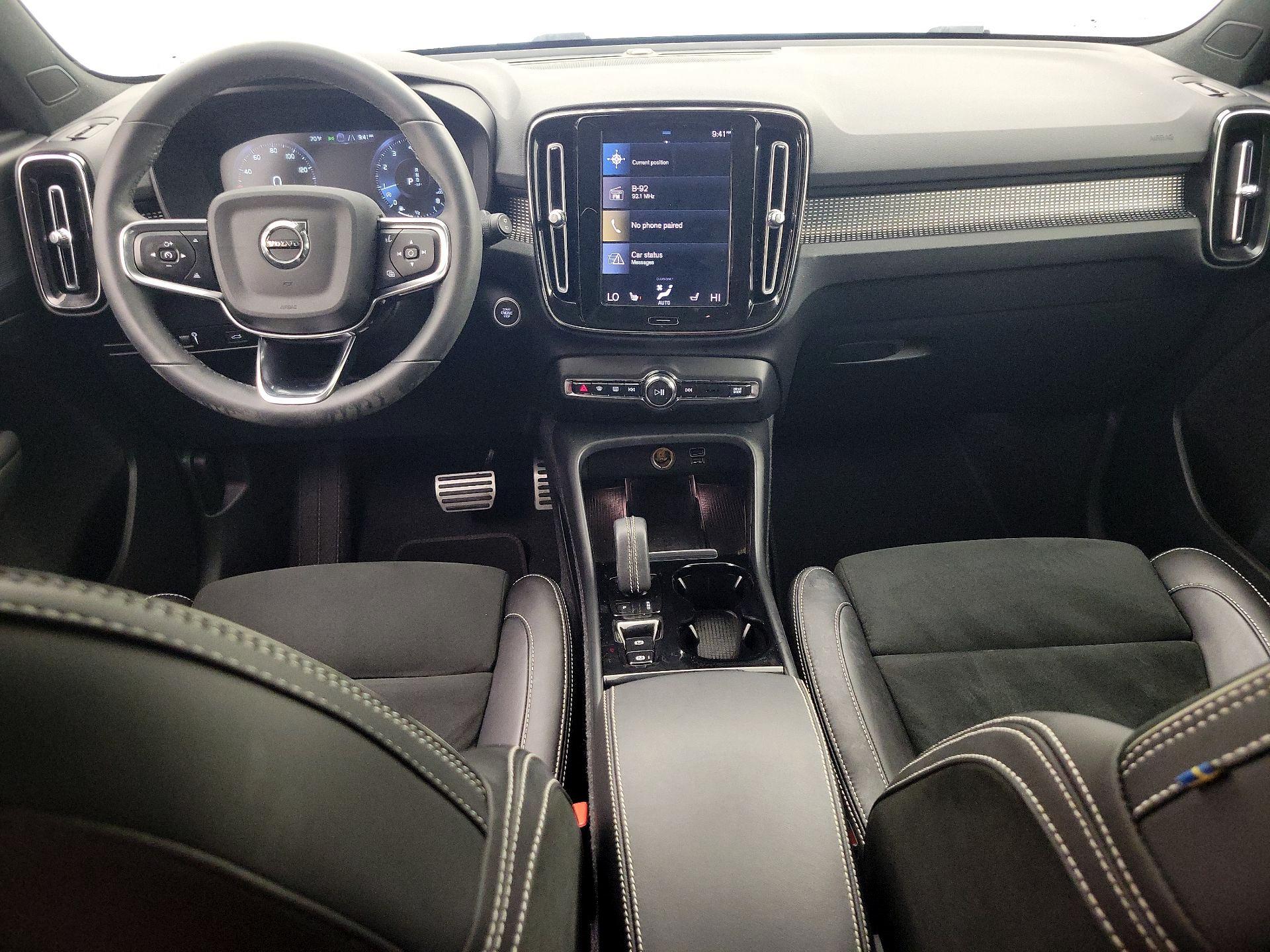 Thumbnail: 2022 Volvo XC40 - 9