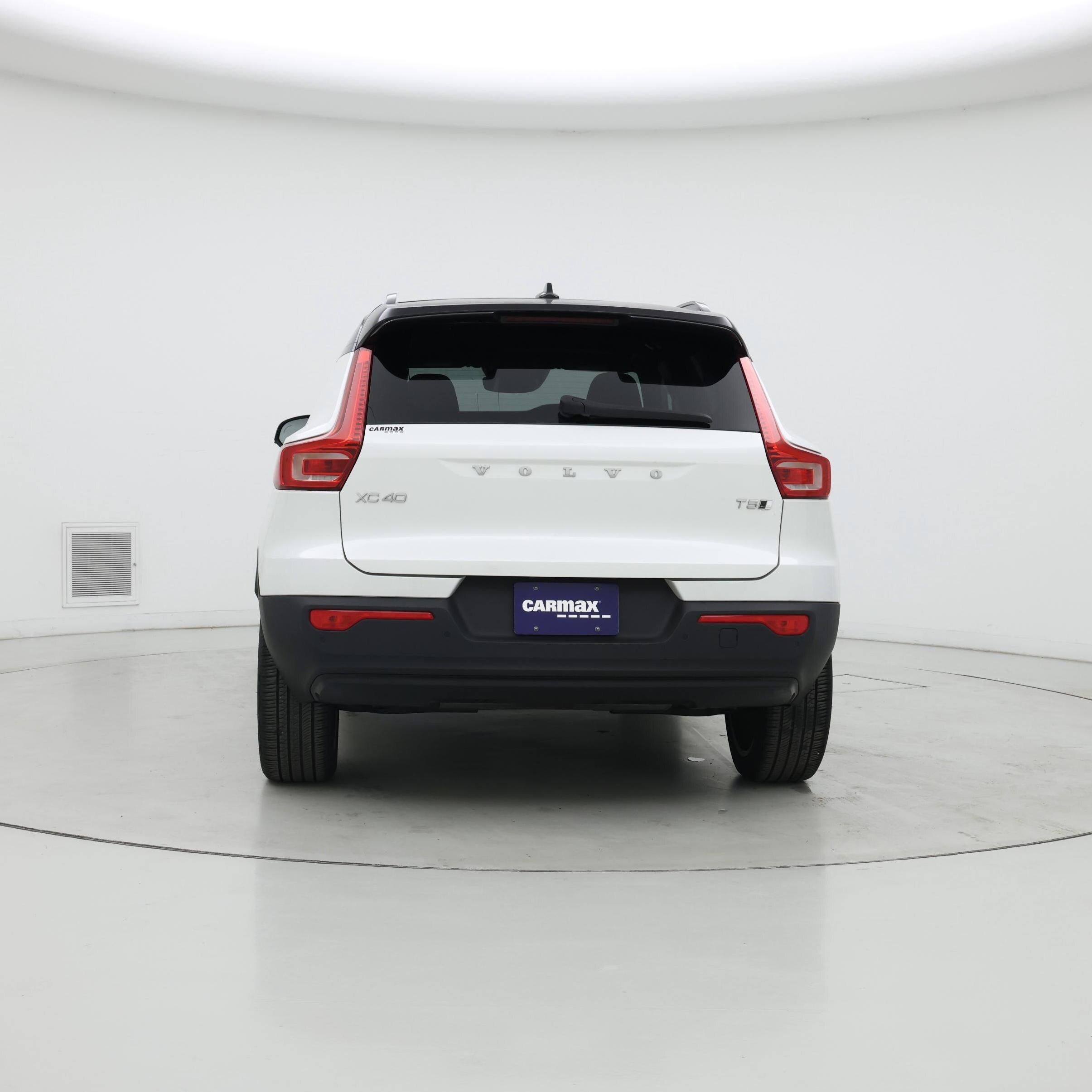 Thumbnail: 2022 Volvo XC40 - 6