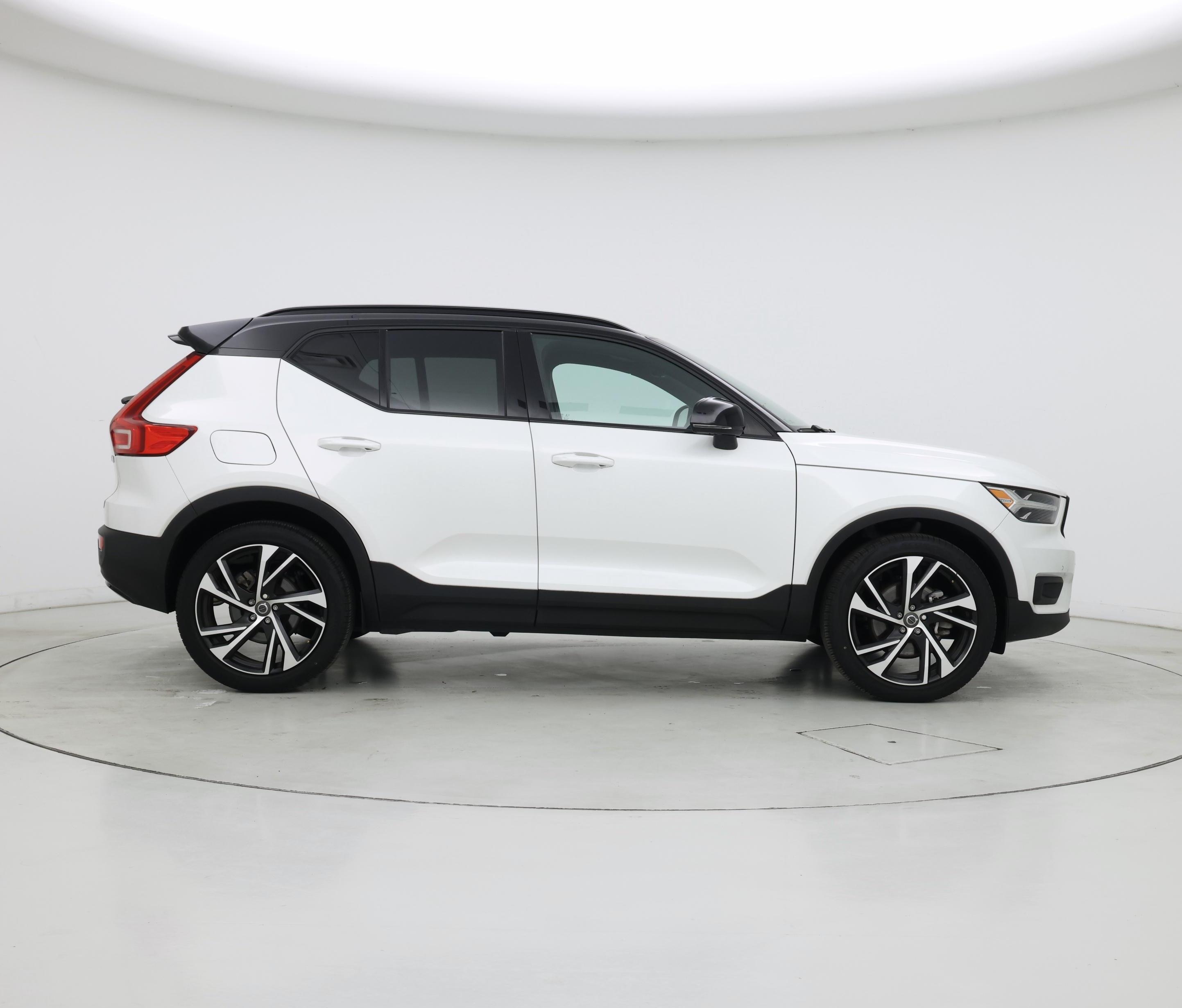 Thumbnail: 2022 Volvo XC40 - 7