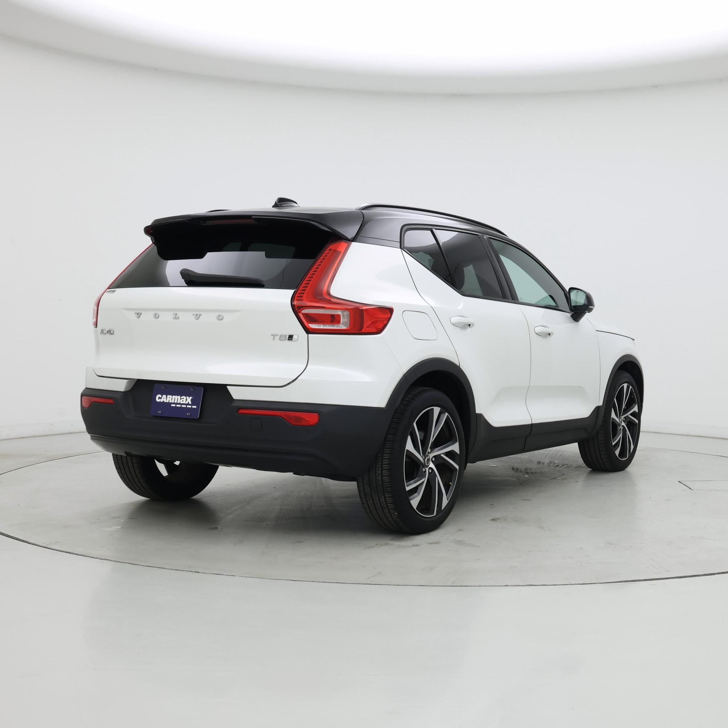 Thumbnail: 2022 Volvo XC40 - 8