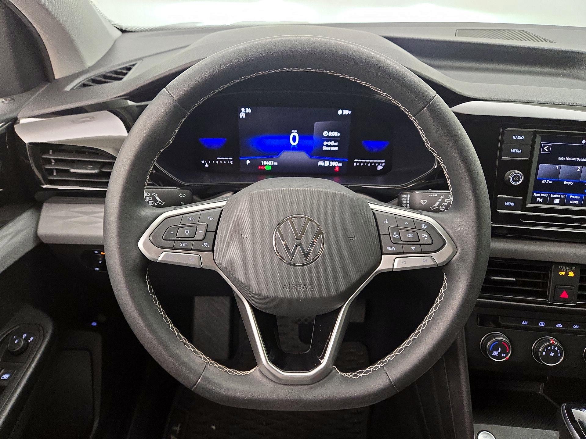 Thumbnail: 2022 Volkswagen Taos - 10