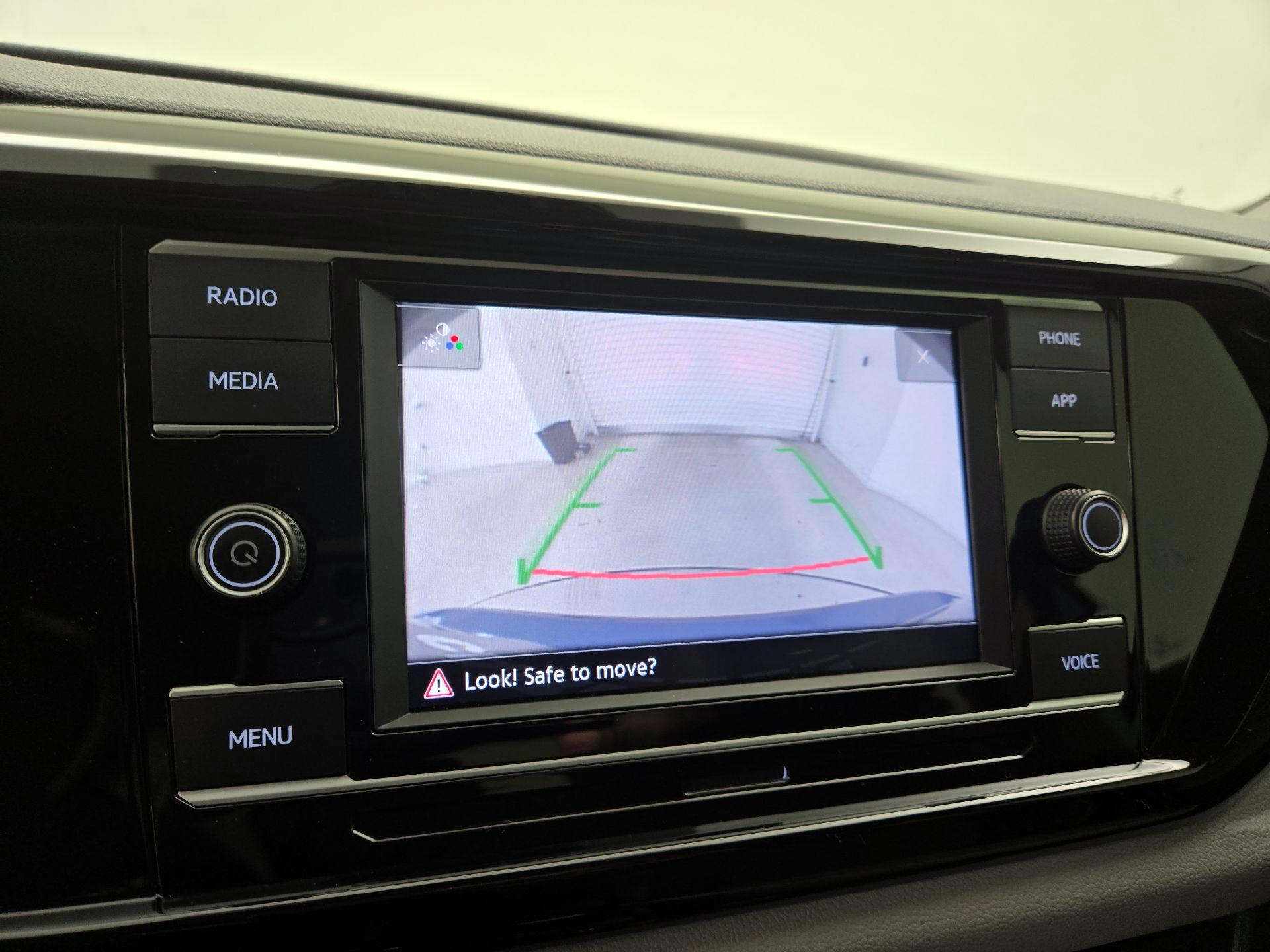 Thumbnail: 2022 Volkswagen Taos - 14