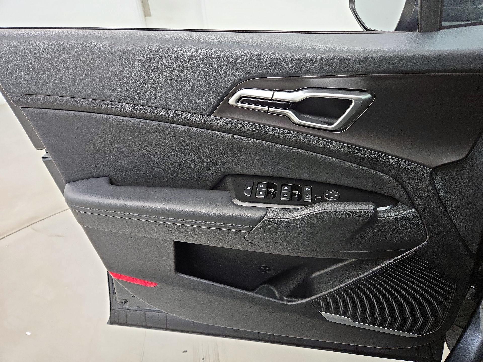 Thumbnail: 2023 Kia Sportage - 12