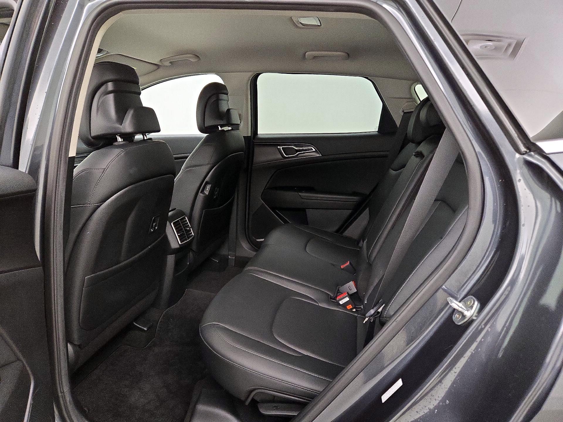 Thumbnail: 2023 Kia Sportage - 20