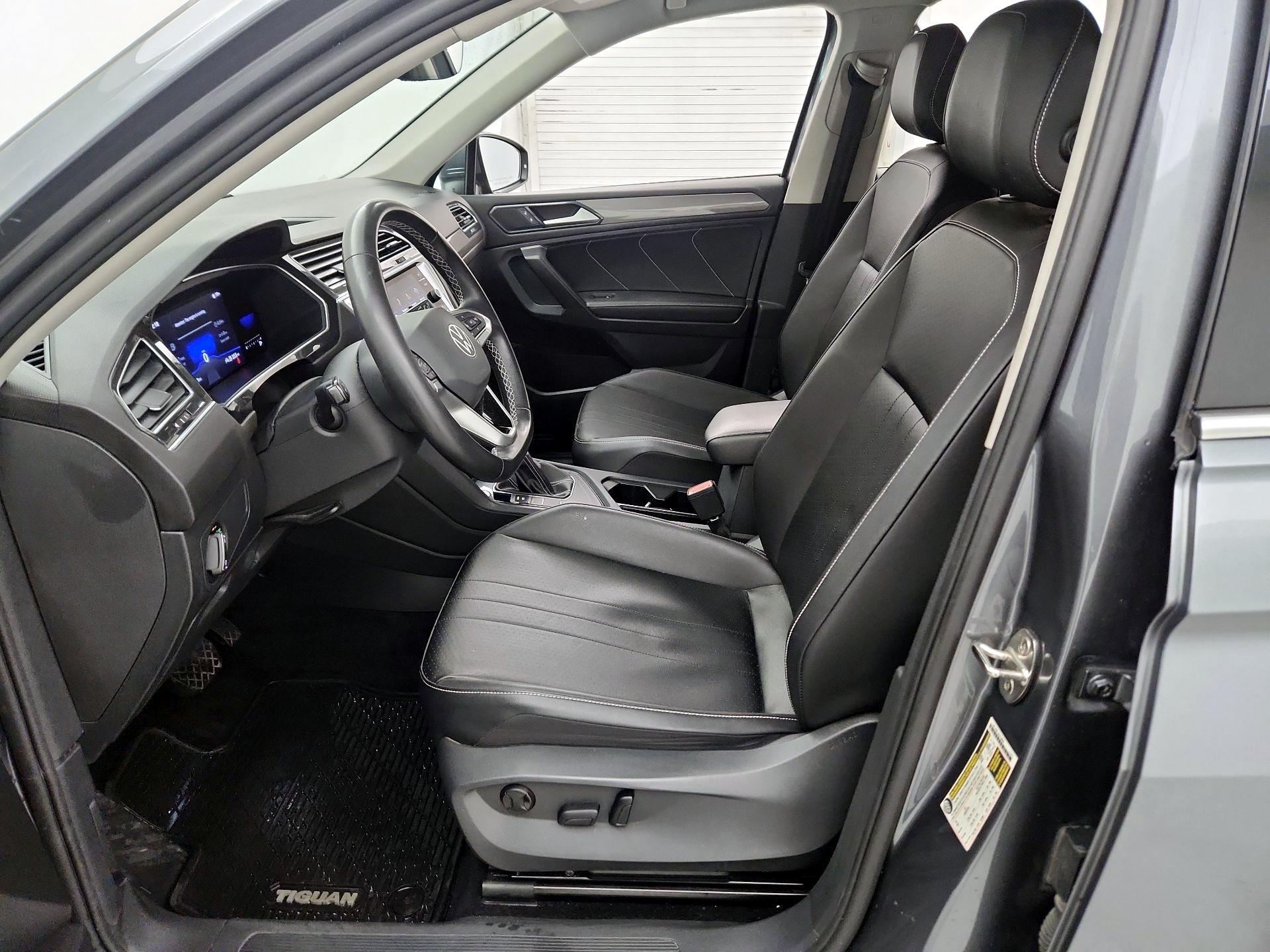 Thumbnail: 2022 Volkswagen Tiguan - 11