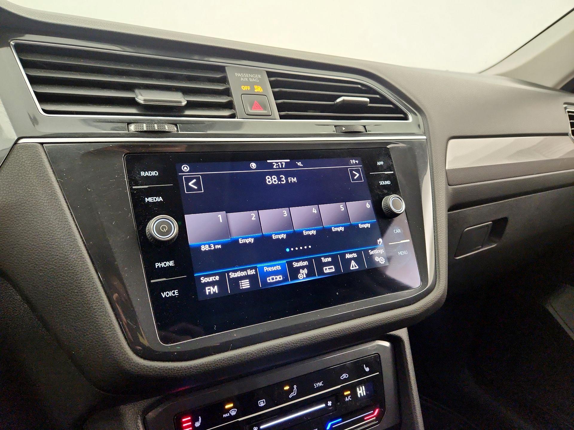 Thumbnail: 2022 Volkswagen Tiguan - 15