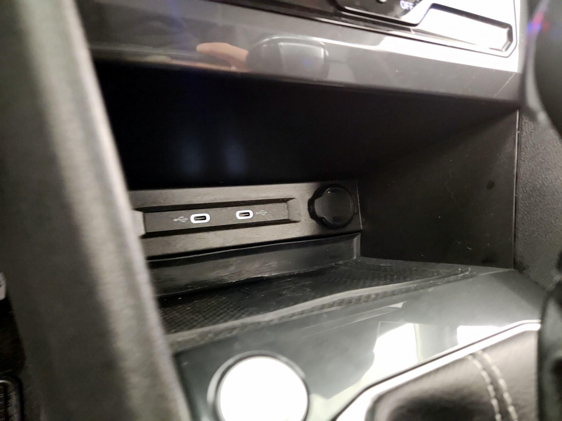 Thumbnail: 2022 Volkswagen Tiguan - 18