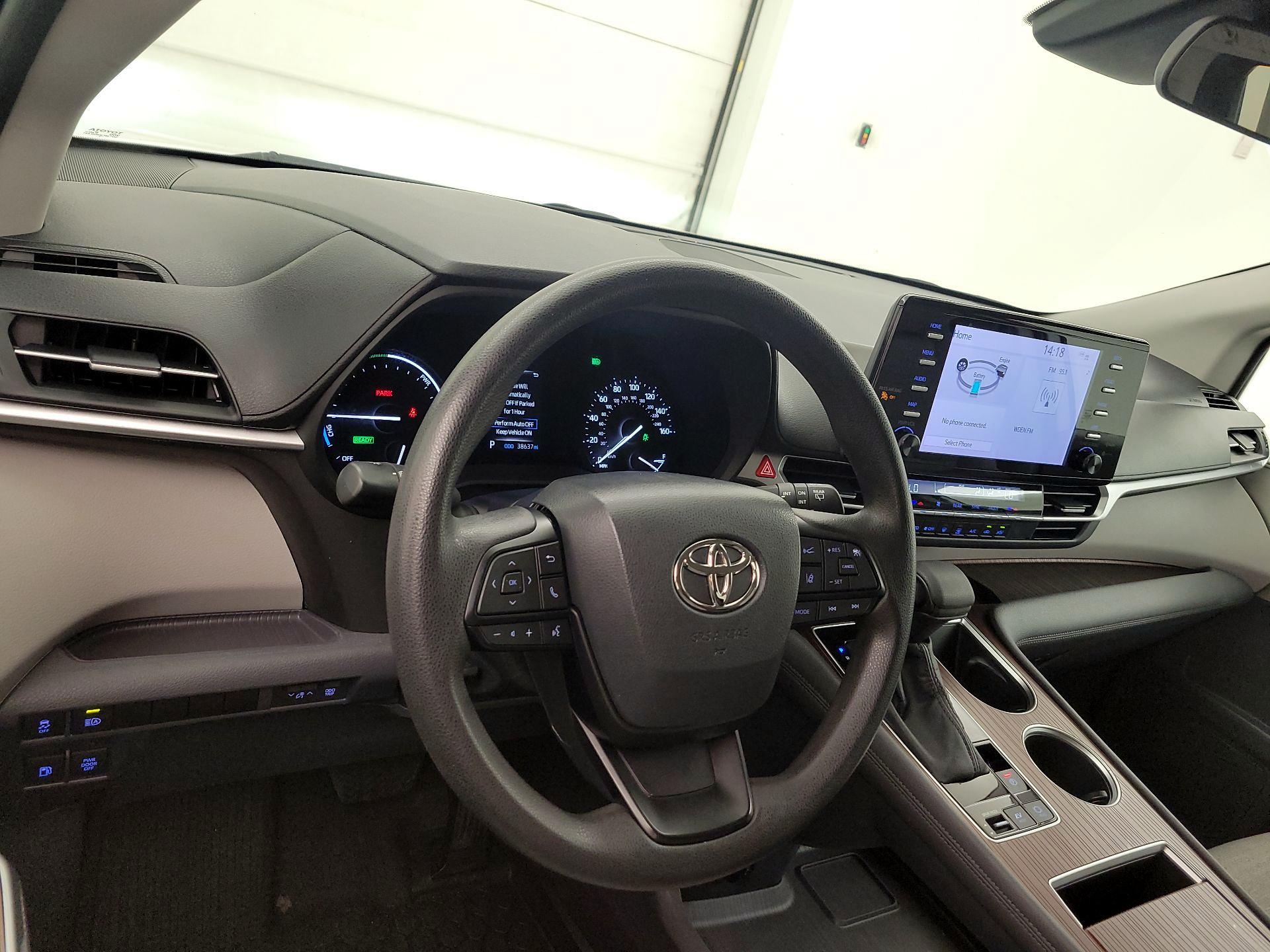 Thumbnail: 2023 Toyota Sienna - 9