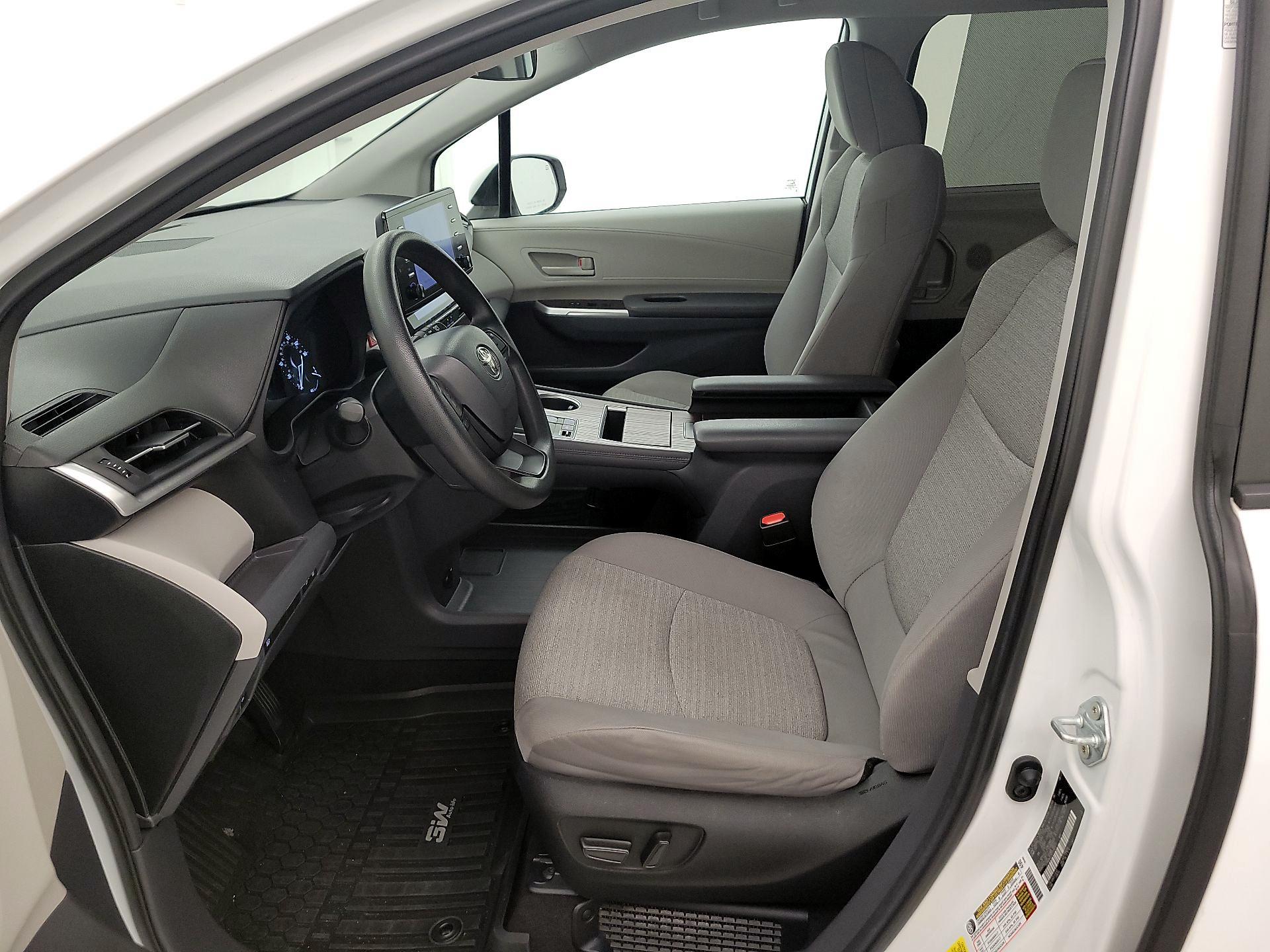 Thumbnail: 2023 Toyota Sienna - 11